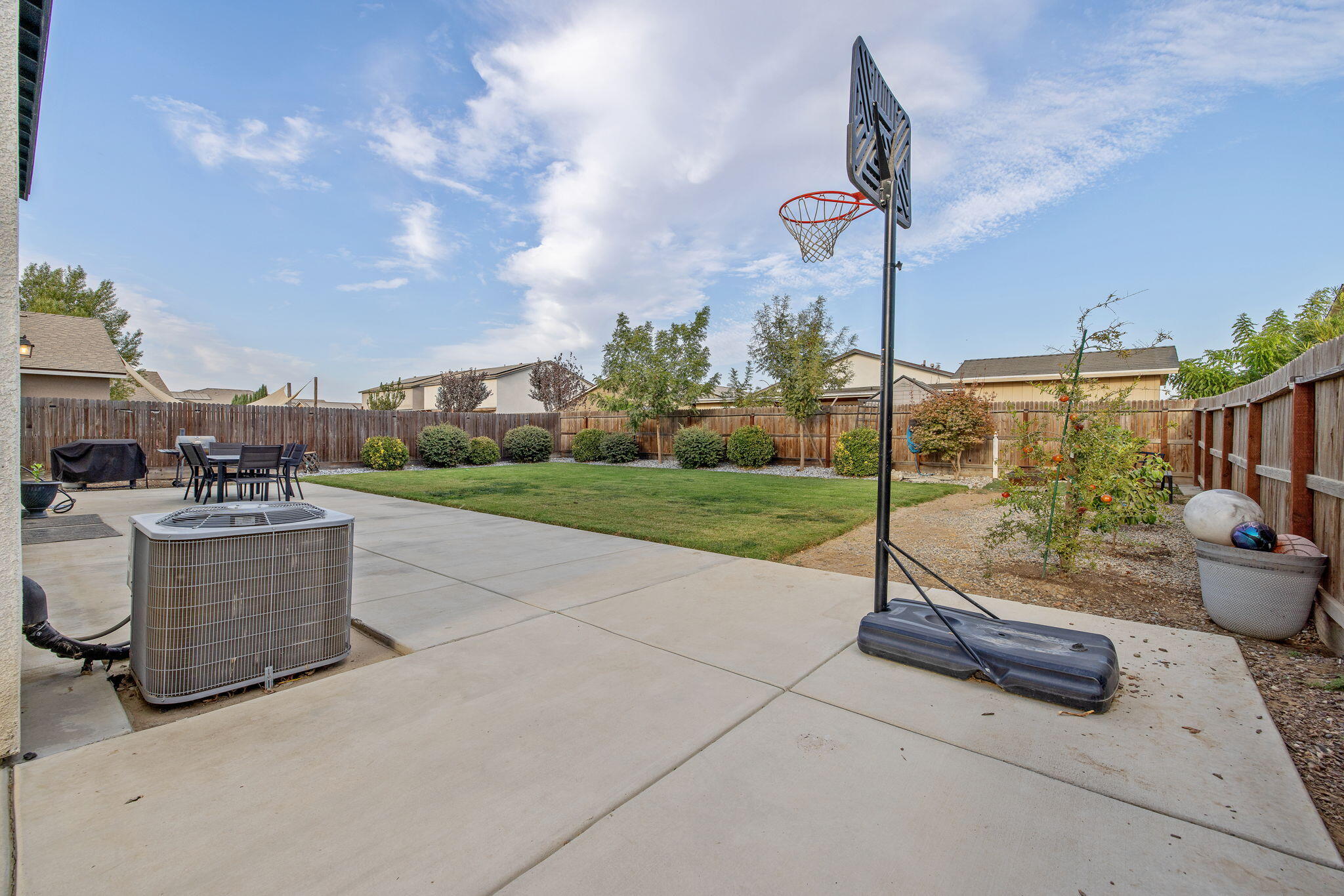 3314 N Garden St, Visalia, CA 93291