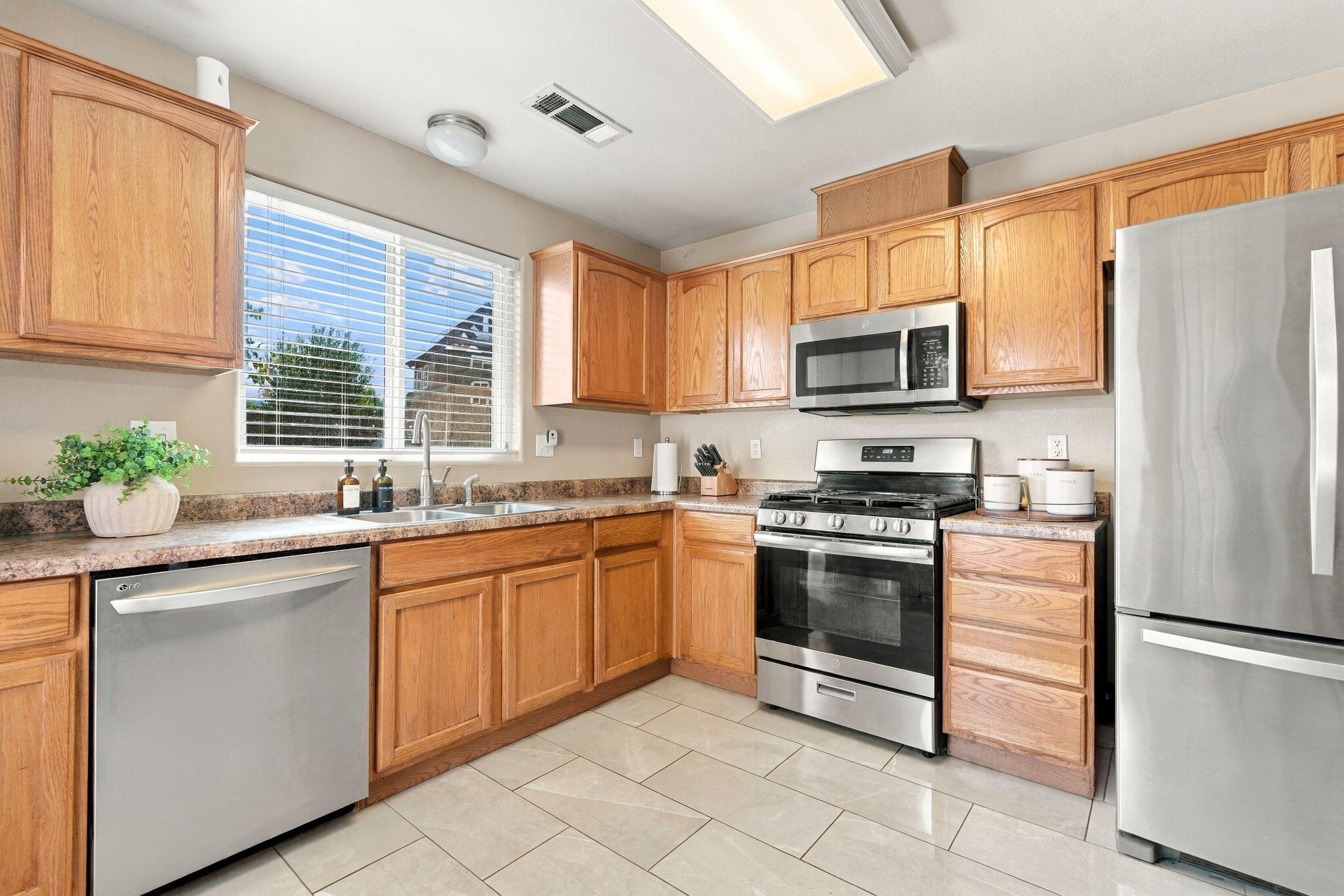 254 Gemini, Tulare, CA 93274