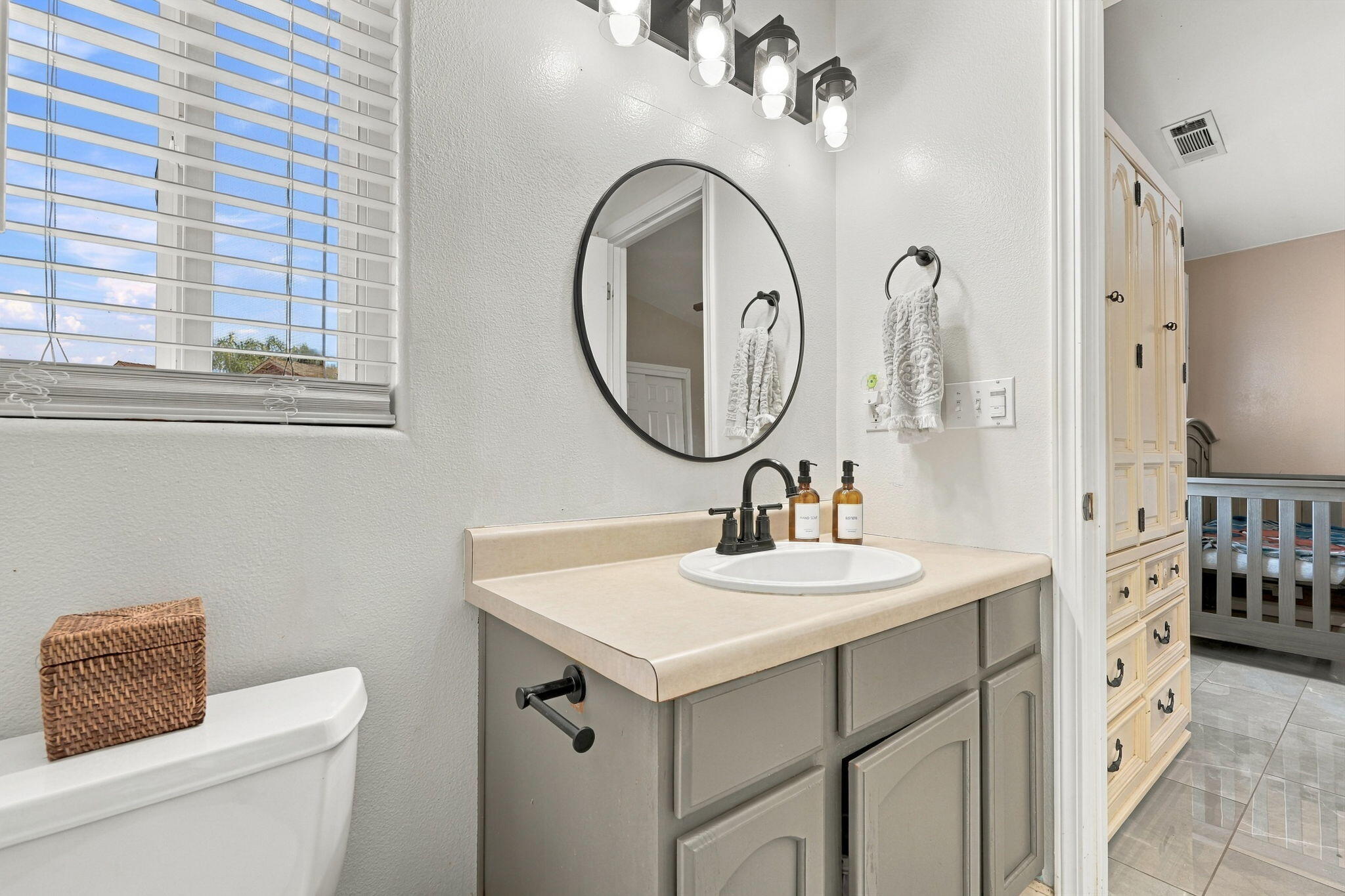 254 Gemini, Tulare, CA 93274