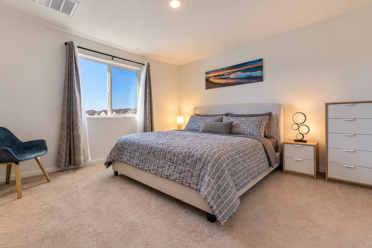 2207 S Crumal St, Visalia, CA 93292