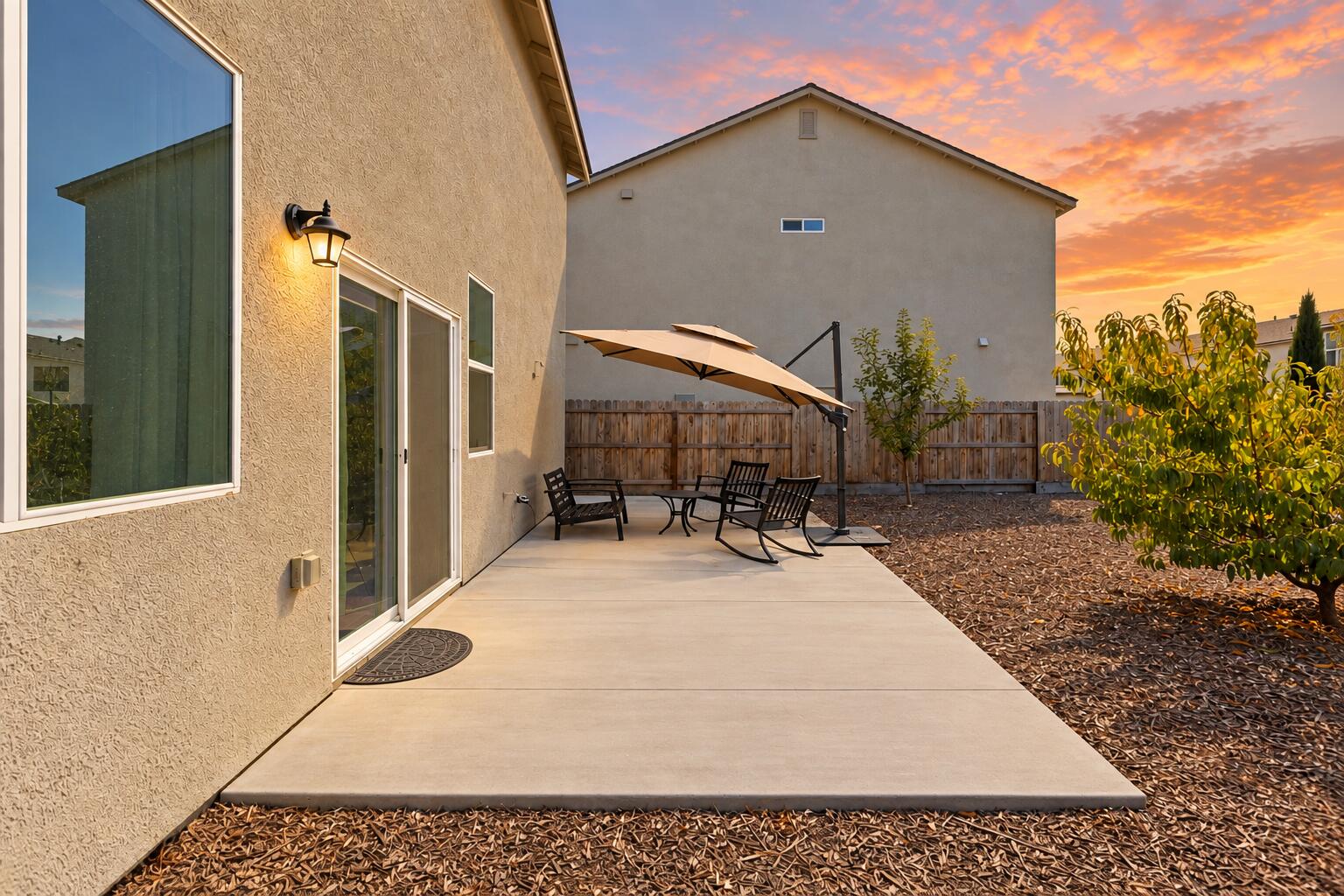 2207 S Crumal St, Visalia, CA 93292