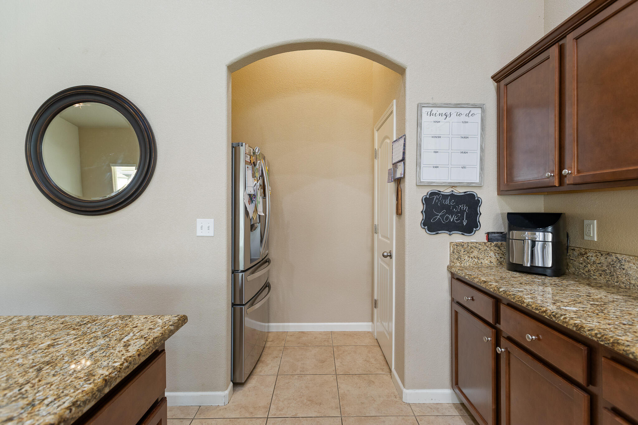 689 Montana De Oro St, Tulare, CA 93274
