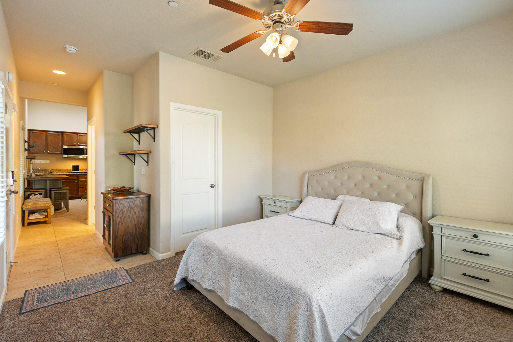 689 Montana De Oro St, Tulare, CA 93274