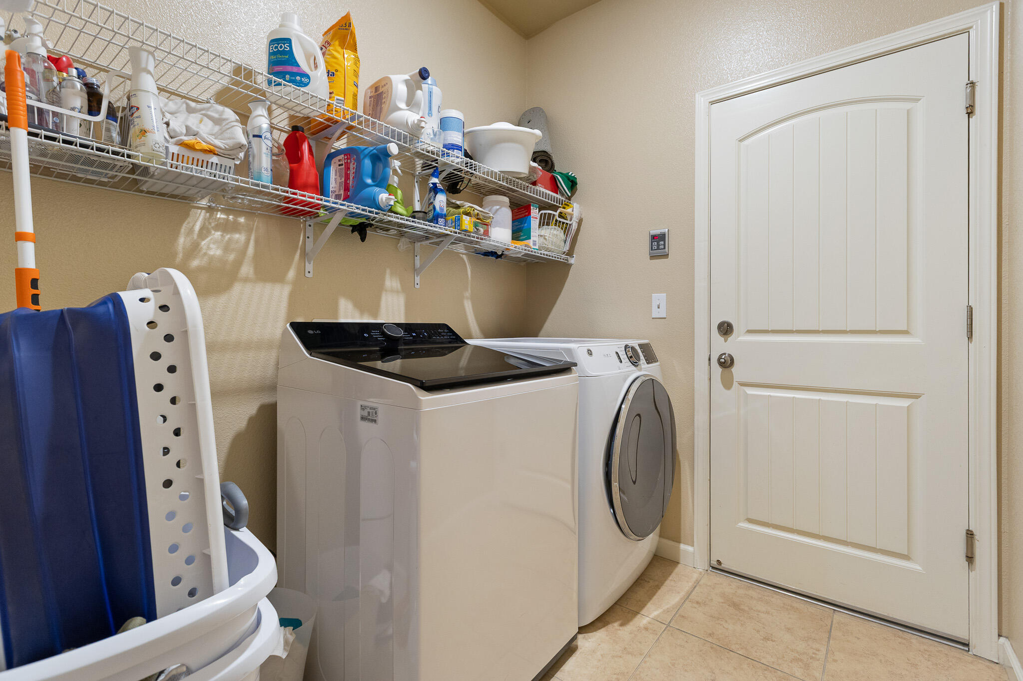 689 Montana De Oro St, Tulare, CA 93274