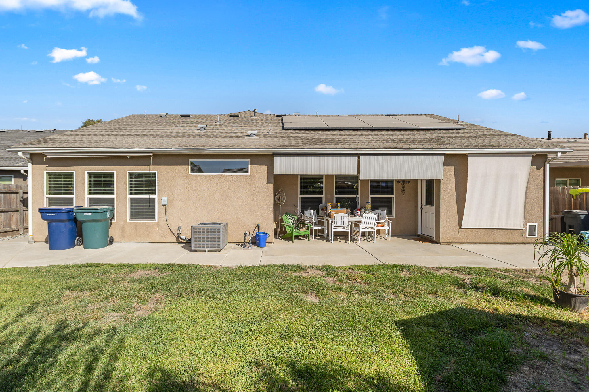 689 Montana De Oro St, Tulare, CA 93274