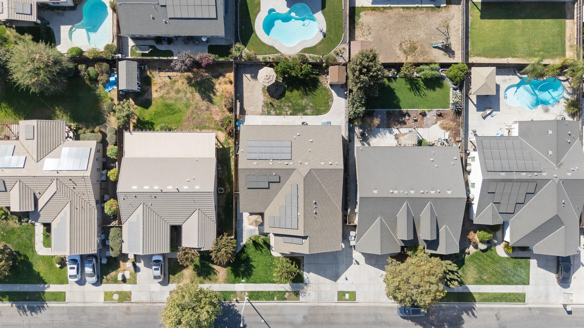 689 Montana De Oro St, Tulare, CA 93274