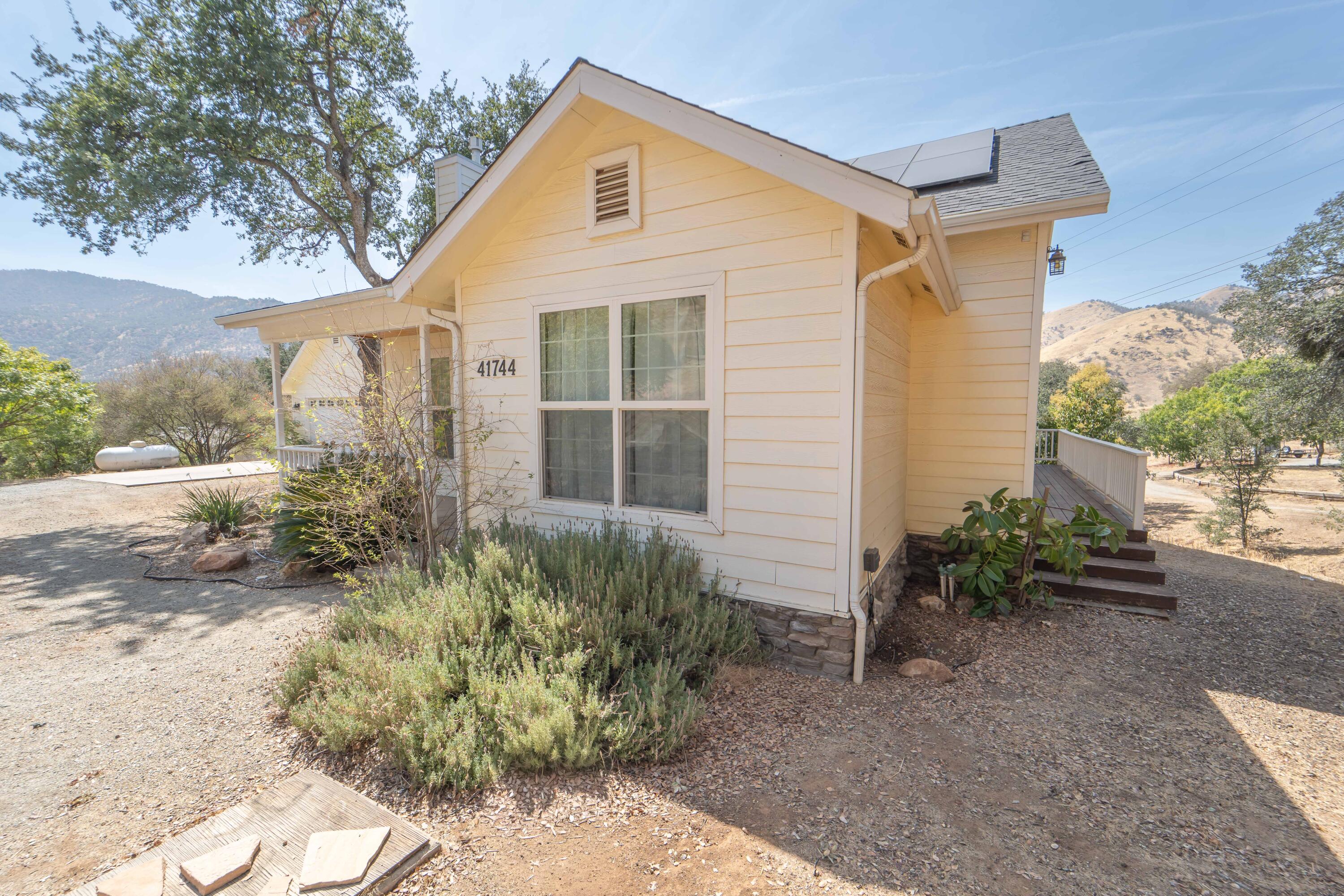 41744 S Fork Dr, Three Rivers, CA 93271
