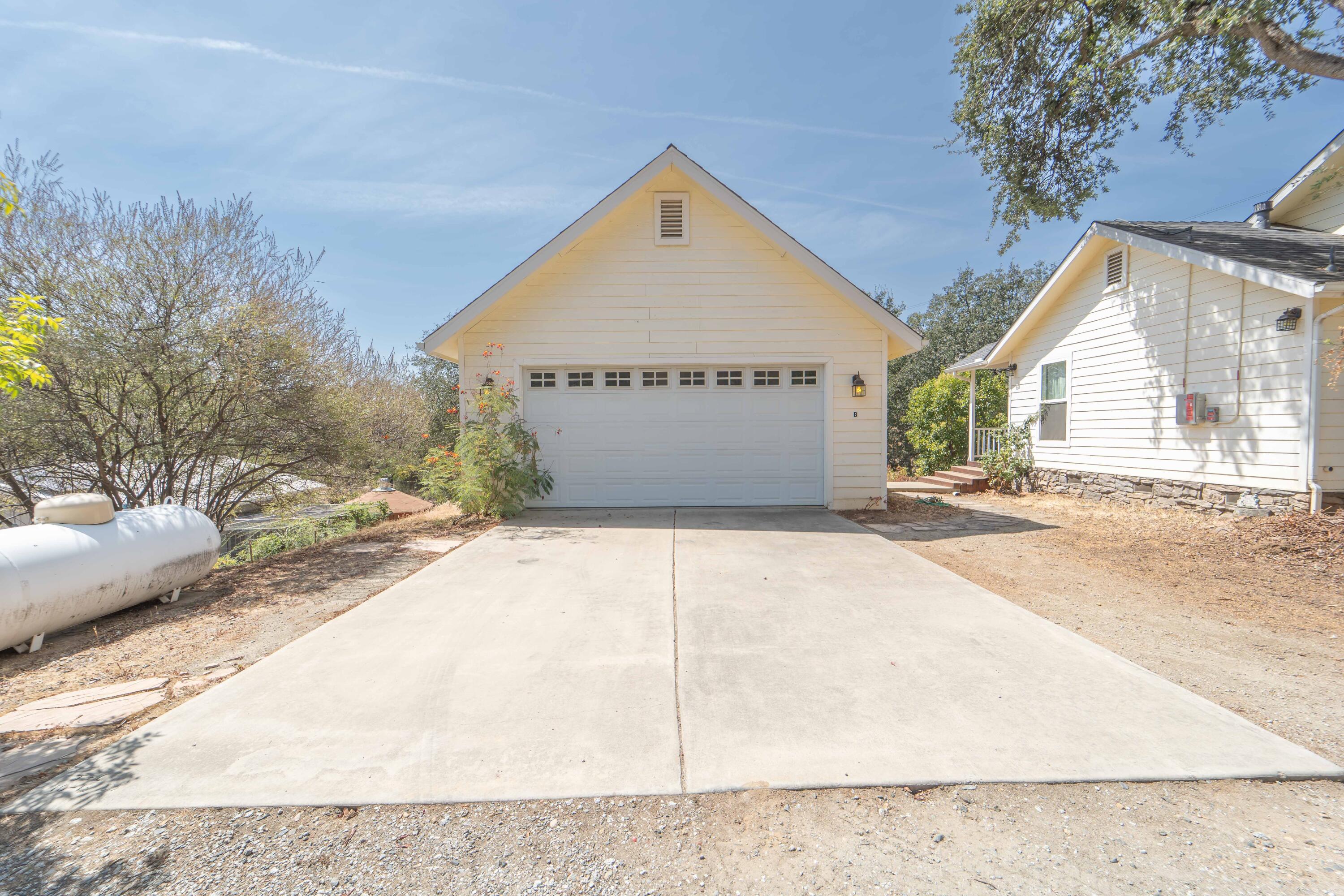 41744 S Fork Dr, Three Rivers, CA 93271