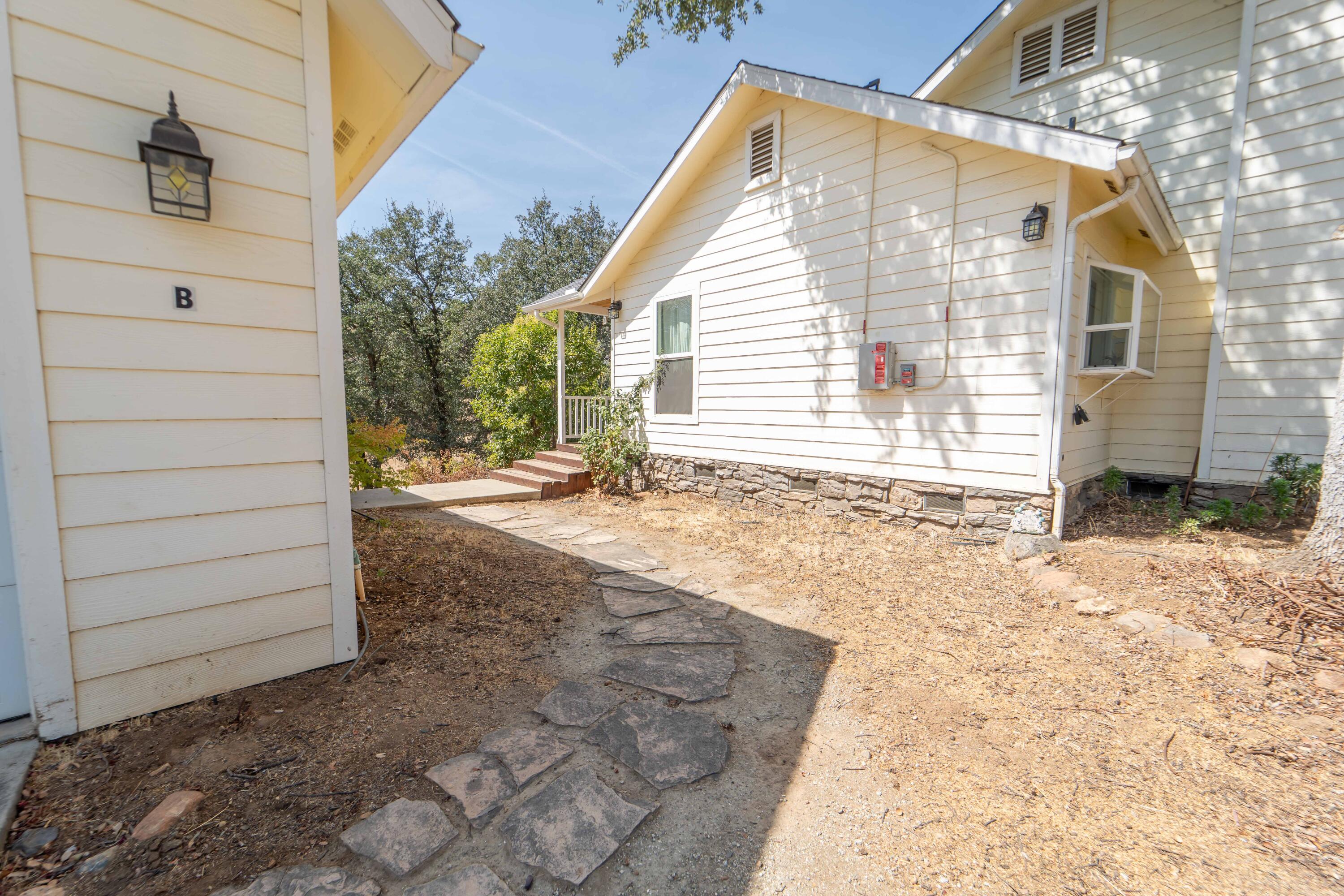 41744 S Fork Dr, Three Rivers, CA 93271