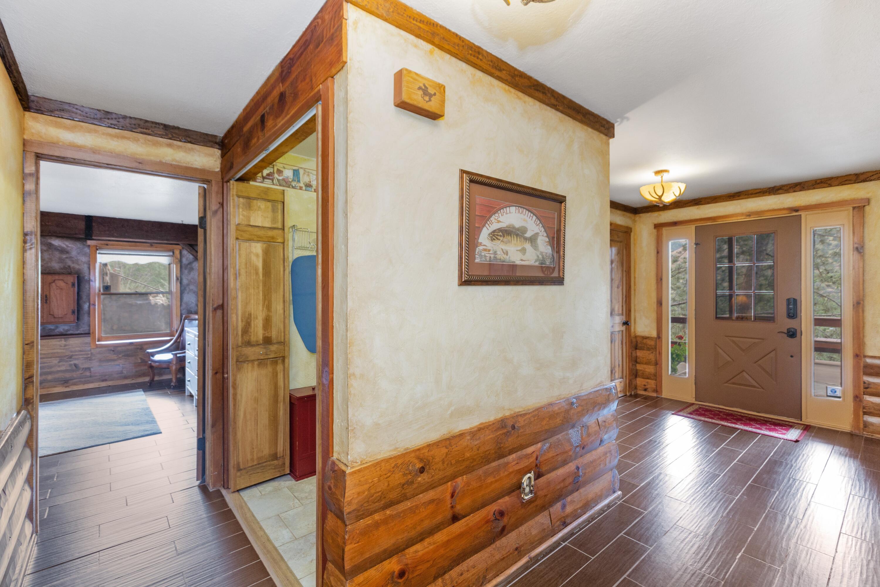 42182 Mynatt Dr, Three Rivers, CA 93271