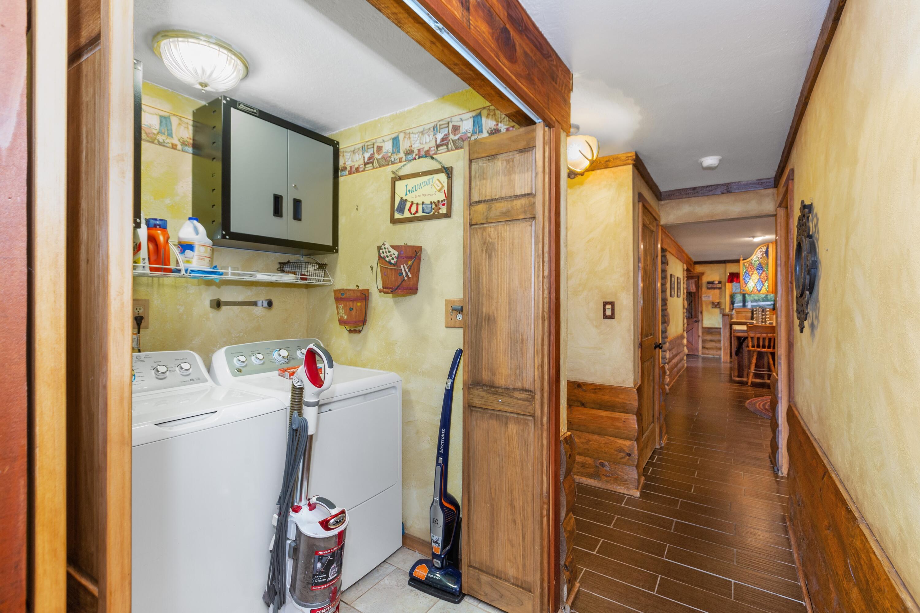 42182 Mynatt Dr, Three Rivers, CA 93271