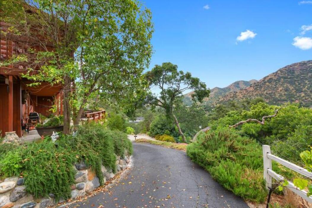 42182 Mynatt Dr, Three Rivers, CA 93271