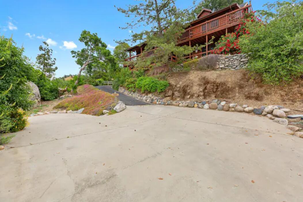 42182 Mynatt Dr, Three Rivers, CA 93271