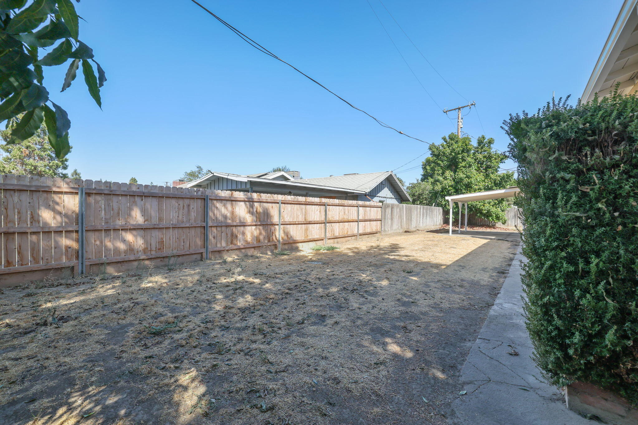 332 W Walnut Ave, Visalia, CA 93277