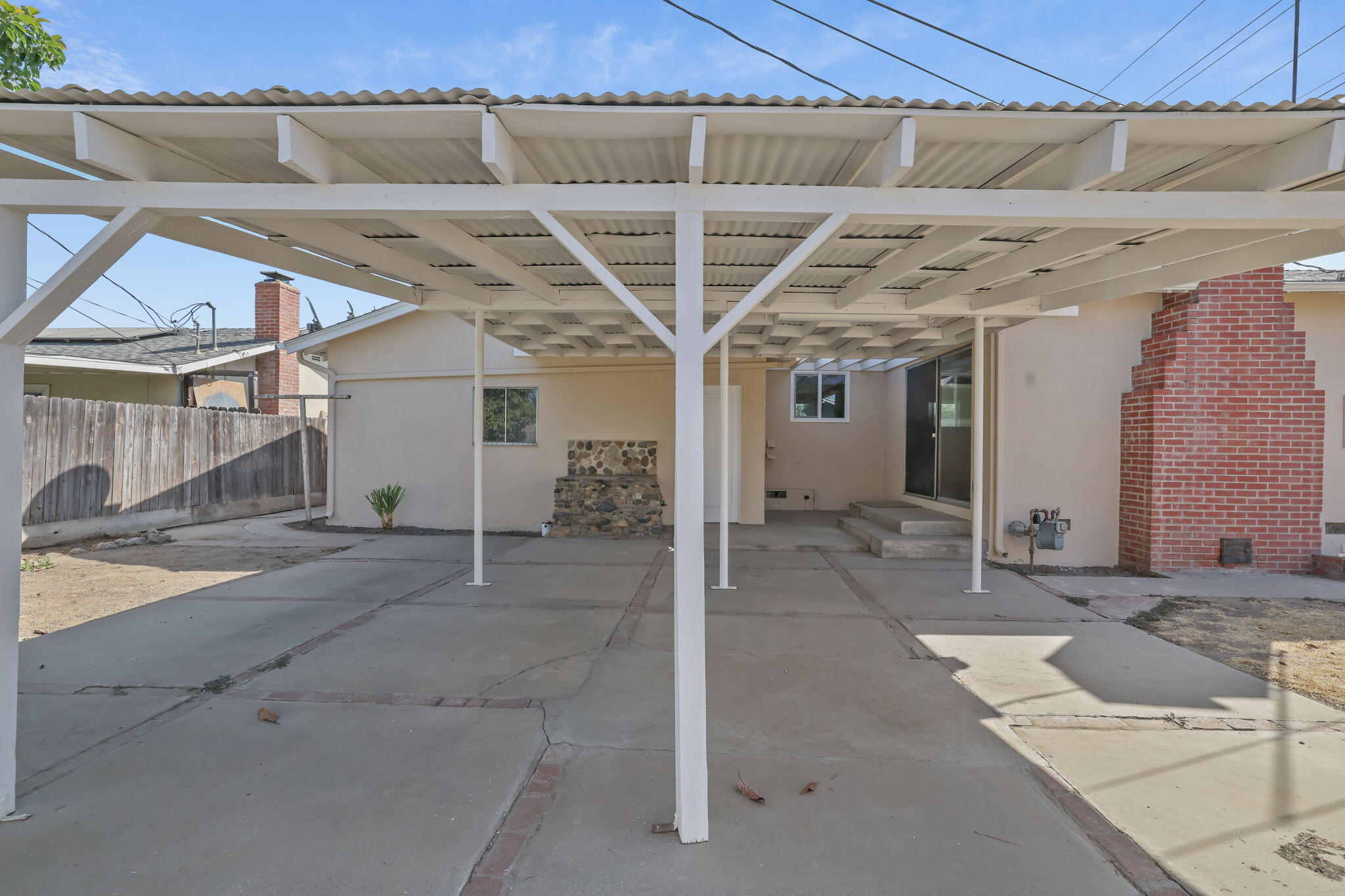 332 W Walnut Ave, Visalia, CA 93277