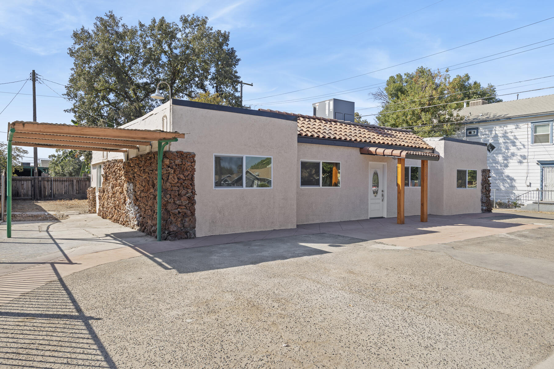317 W Tulare Ave, Tulare, CA 93274