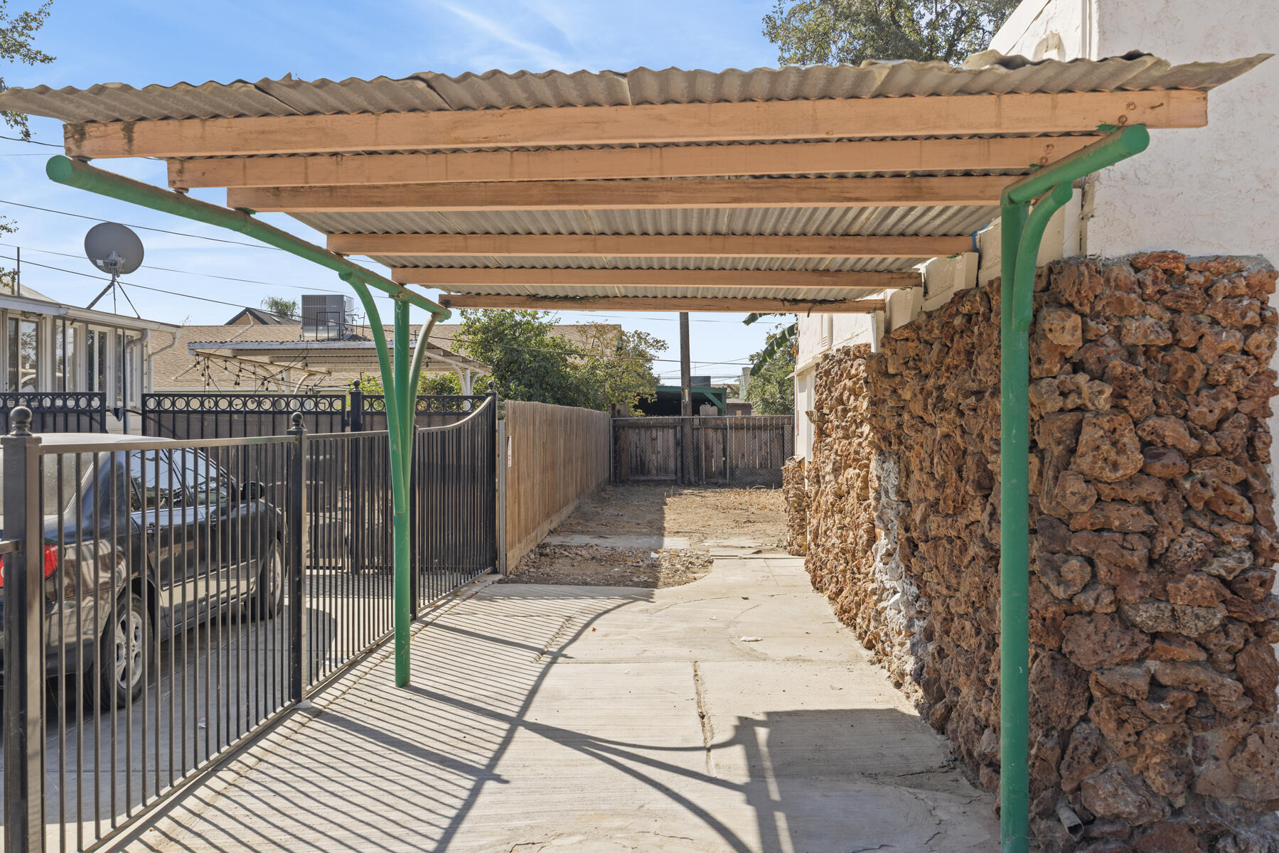 317 W Tulare Ave, Tulare, CA 93274