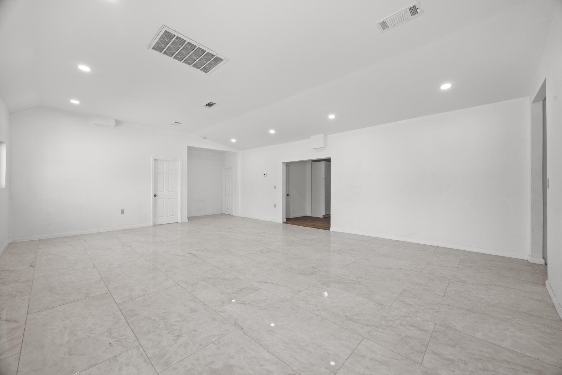 317 W Tulare Ave, Tulare, CA 93274