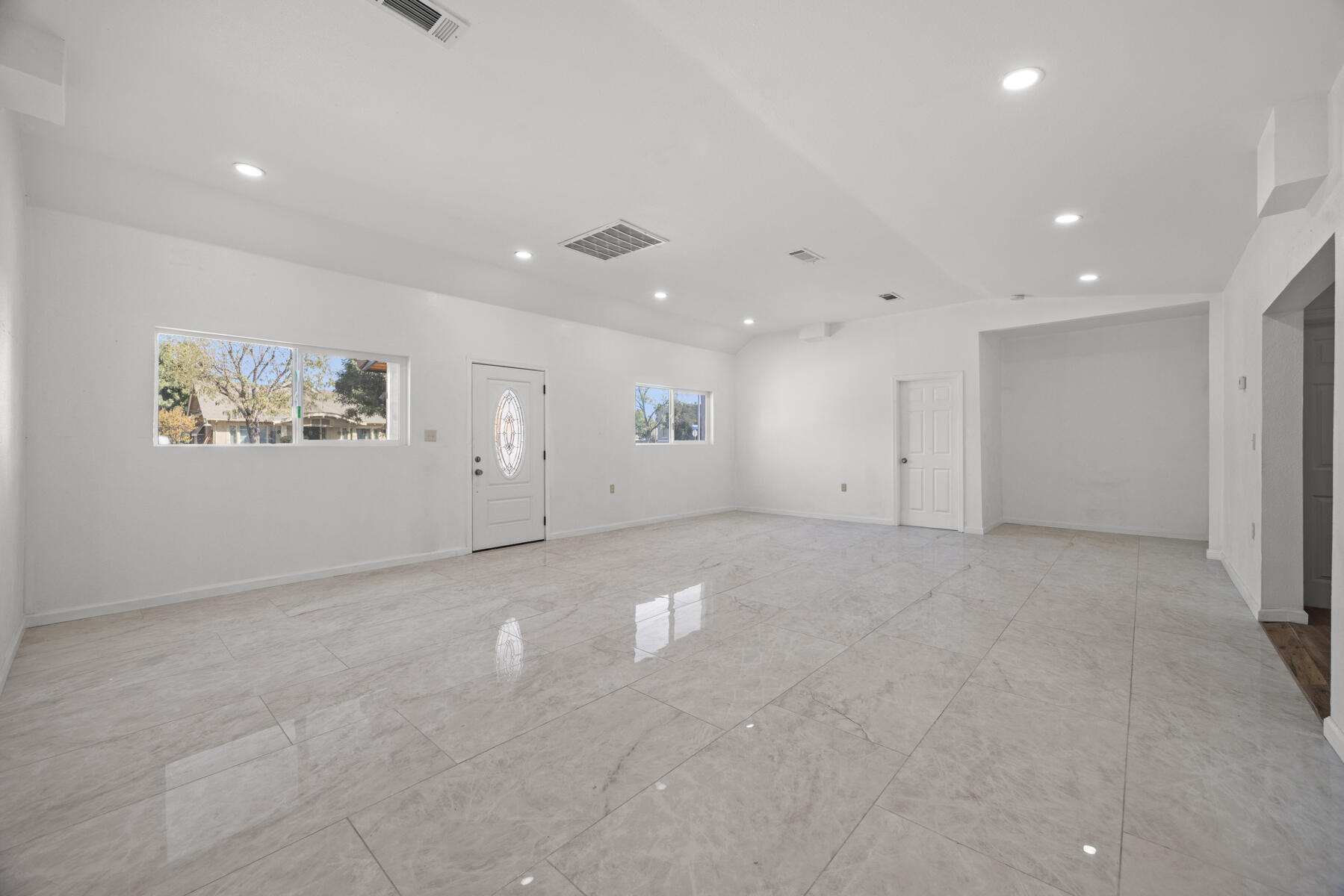 317 W Tulare Ave, Tulare, CA 93274