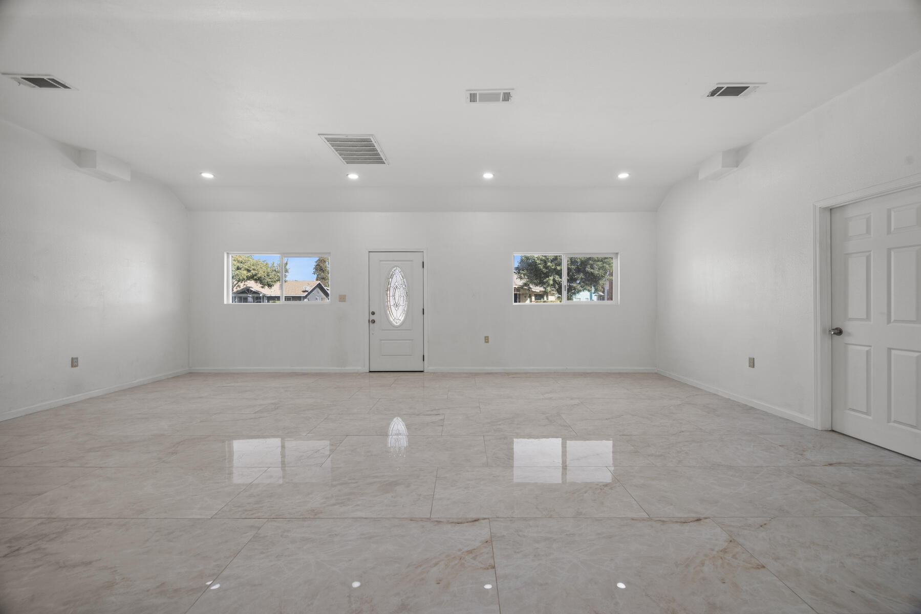 317 W Tulare Ave, Tulare, CA 93274