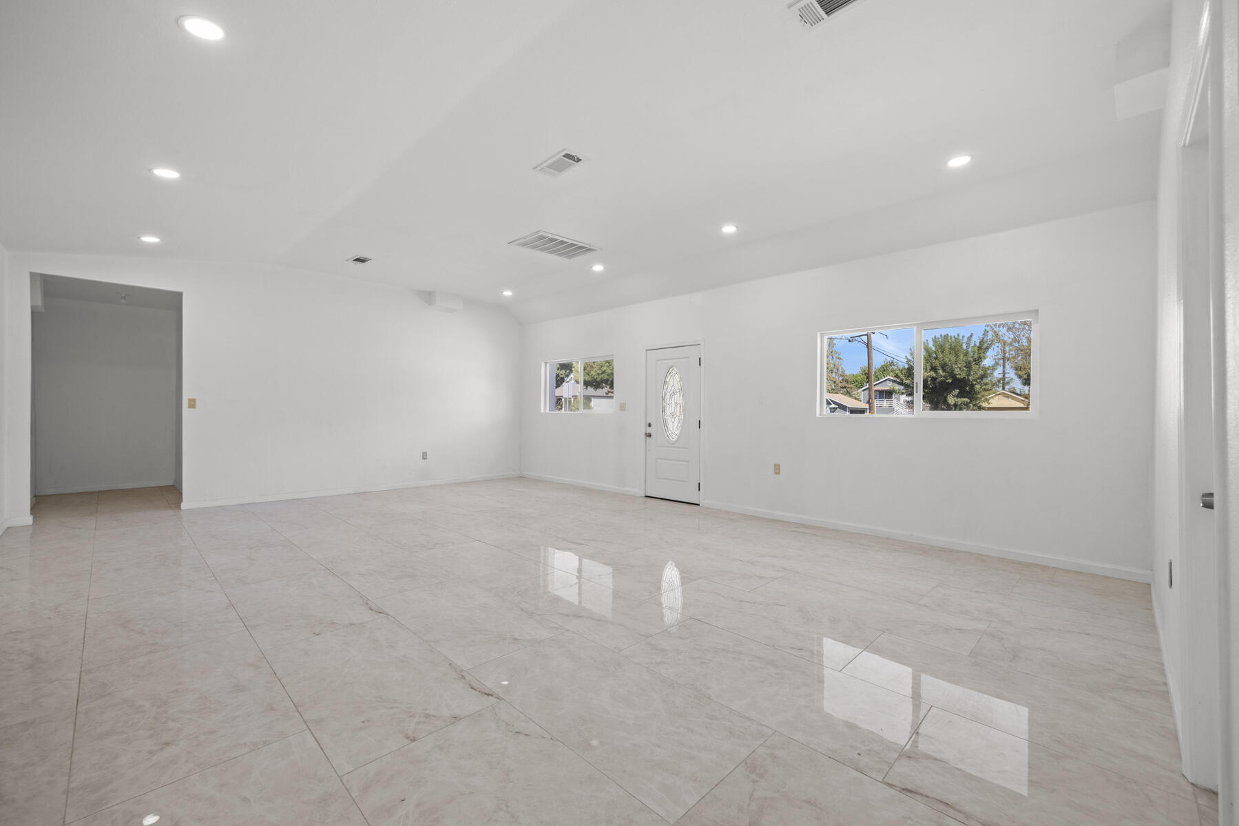 317 W Tulare Ave, Tulare, CA 93274