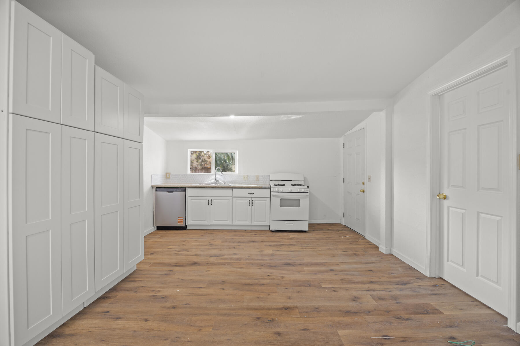 317 W Tulare Ave, Tulare, CA 93274