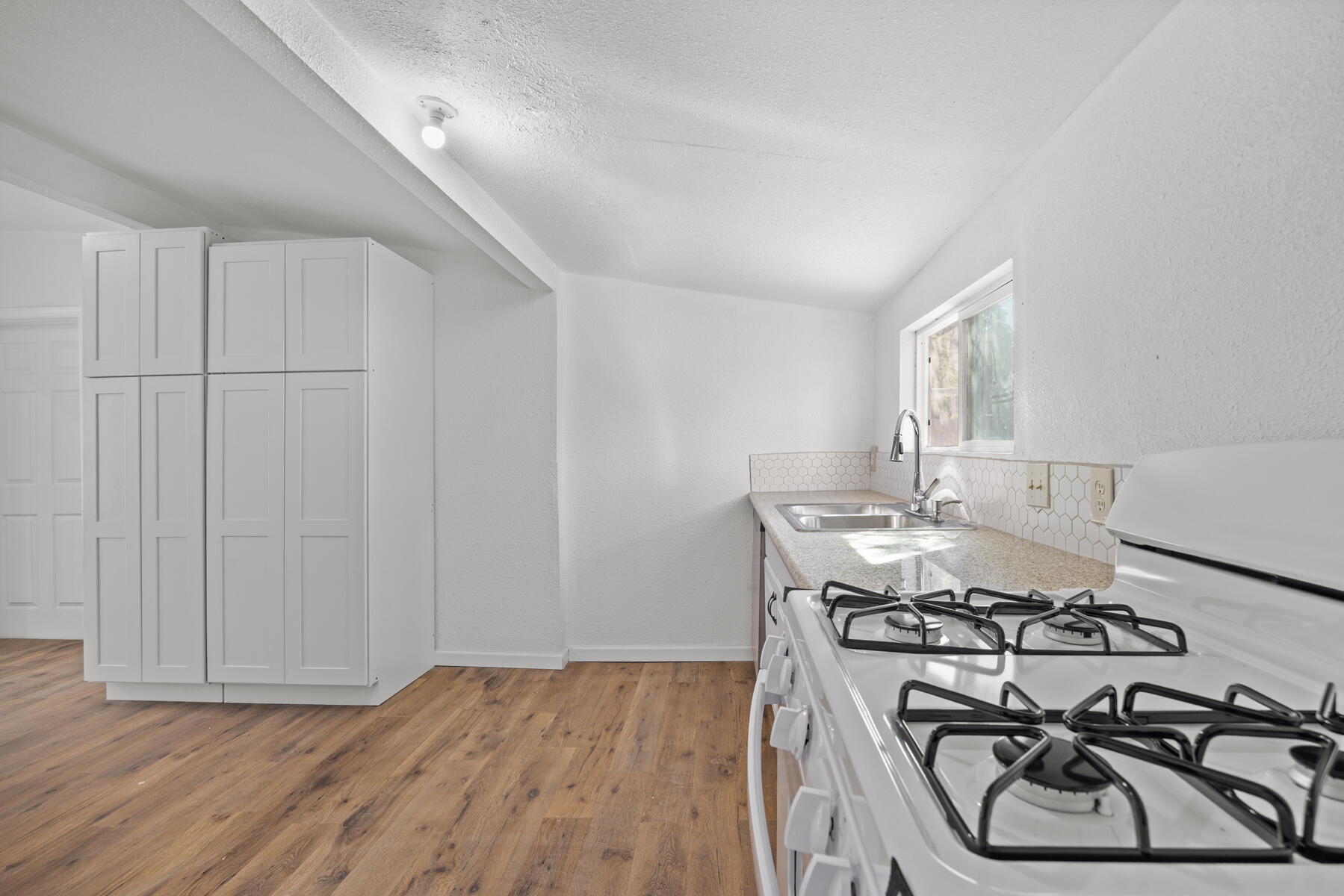 317 W Tulare Ave, Tulare, CA 93274