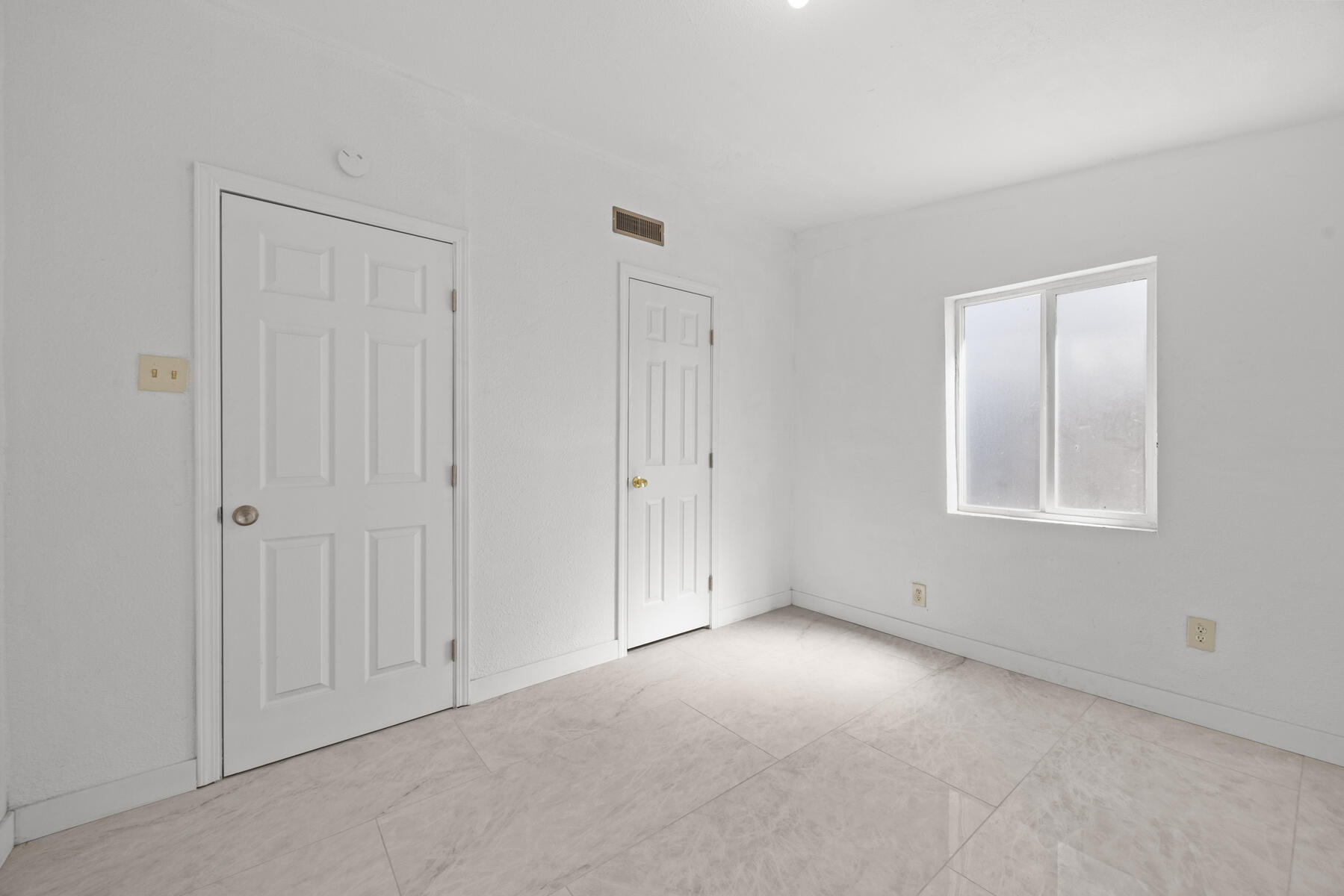 317 W Tulare Ave, Tulare, CA 93274