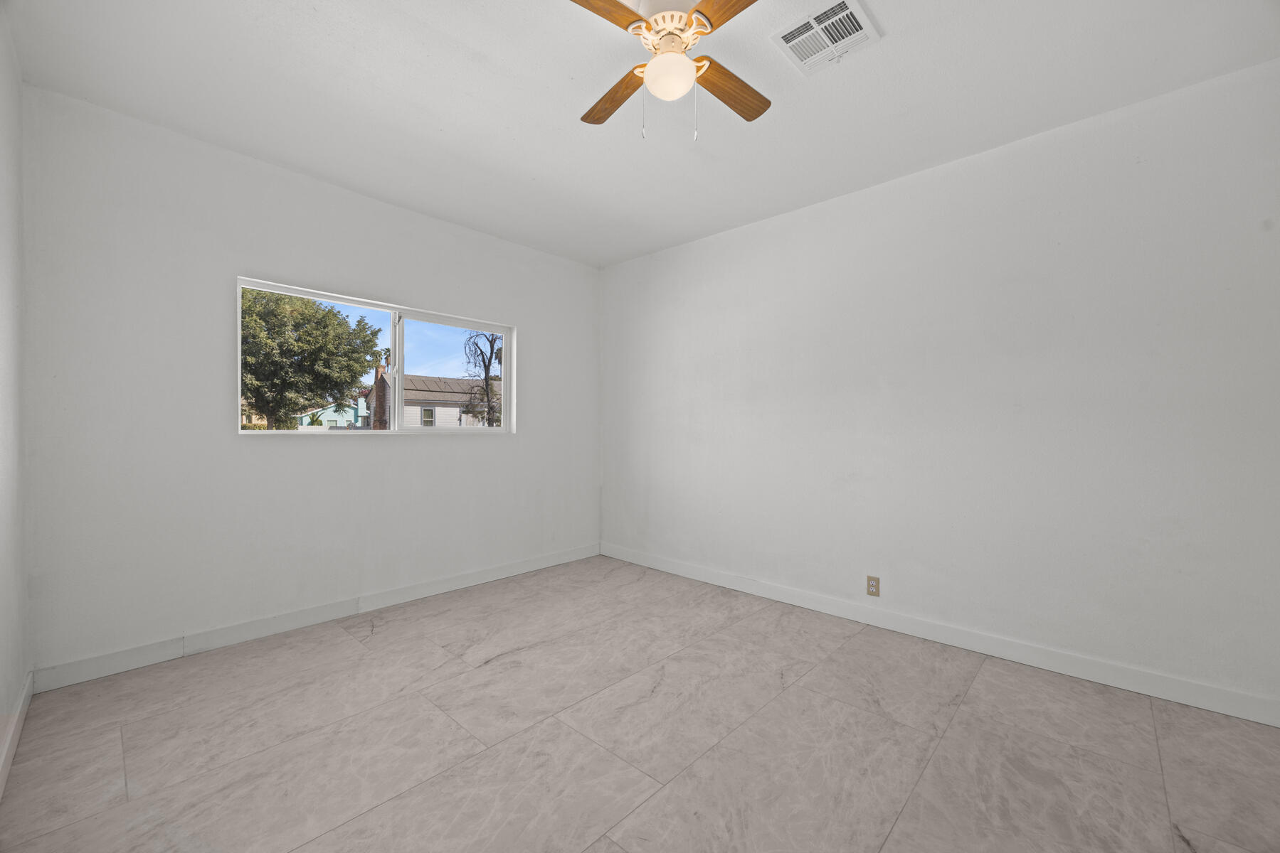 317 W Tulare Ave, Tulare, CA 93274