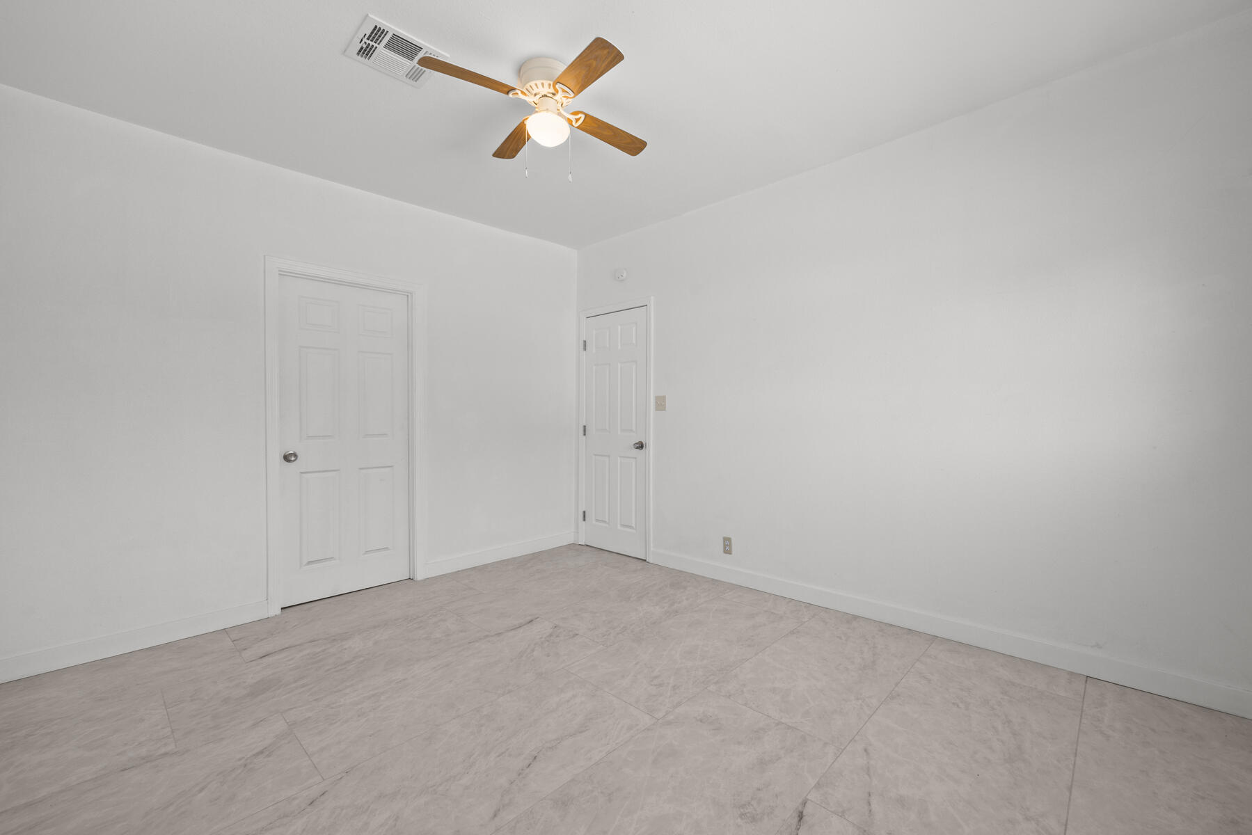 317 W Tulare Ave, Tulare, CA 93274