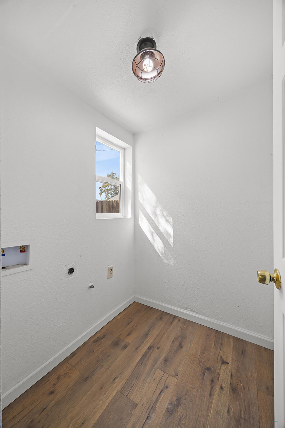317 W Tulare Ave, Tulare, CA 93274