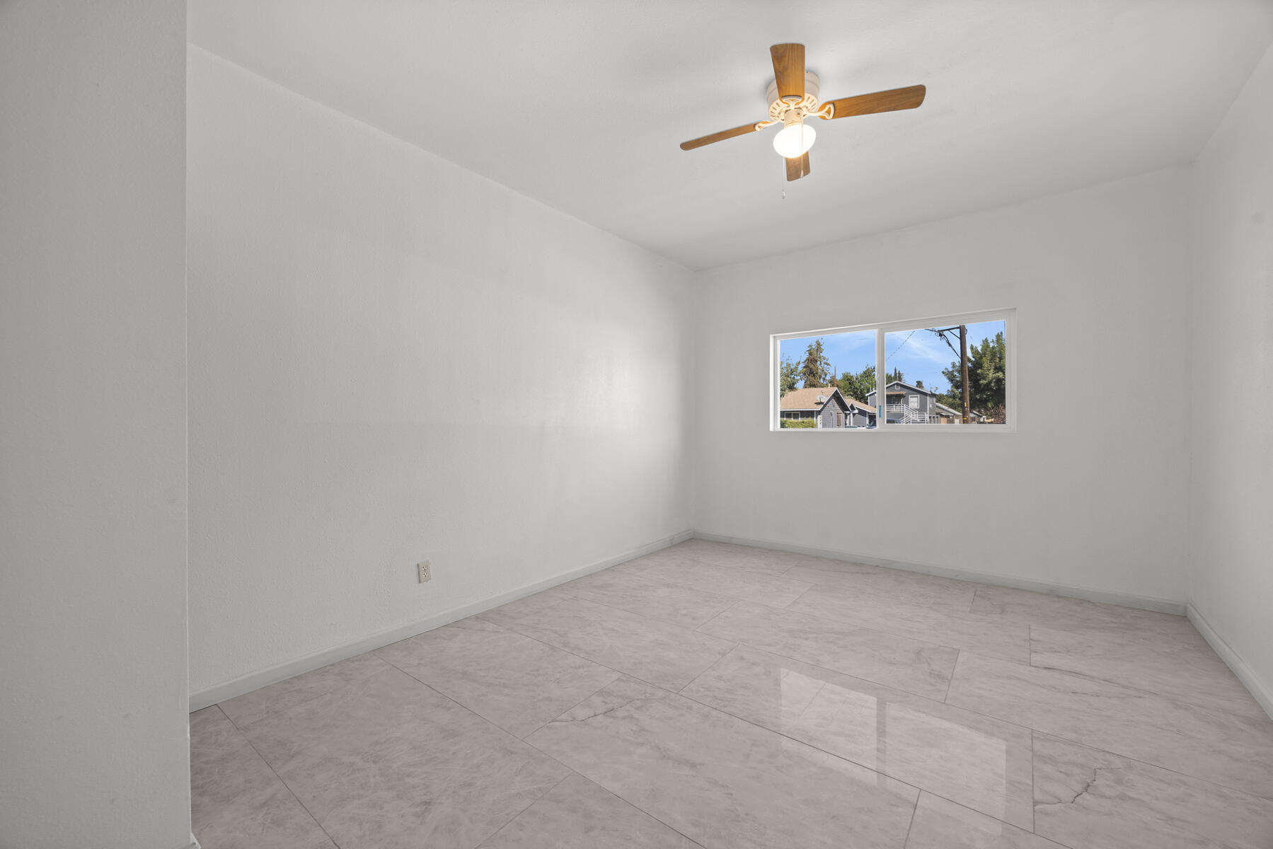 317 W Tulare Ave, Tulare, CA 93274