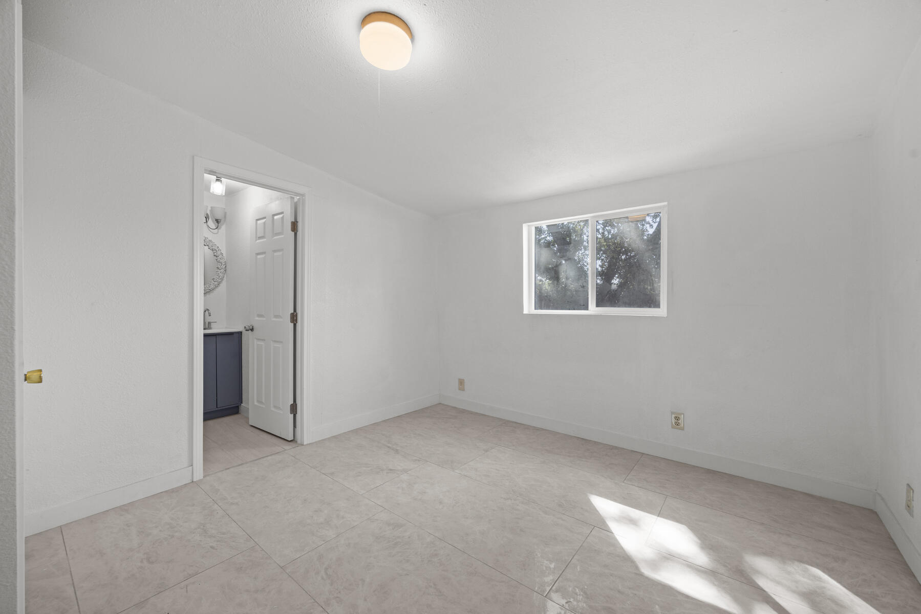 317 W Tulare Ave, Tulare, CA 93274