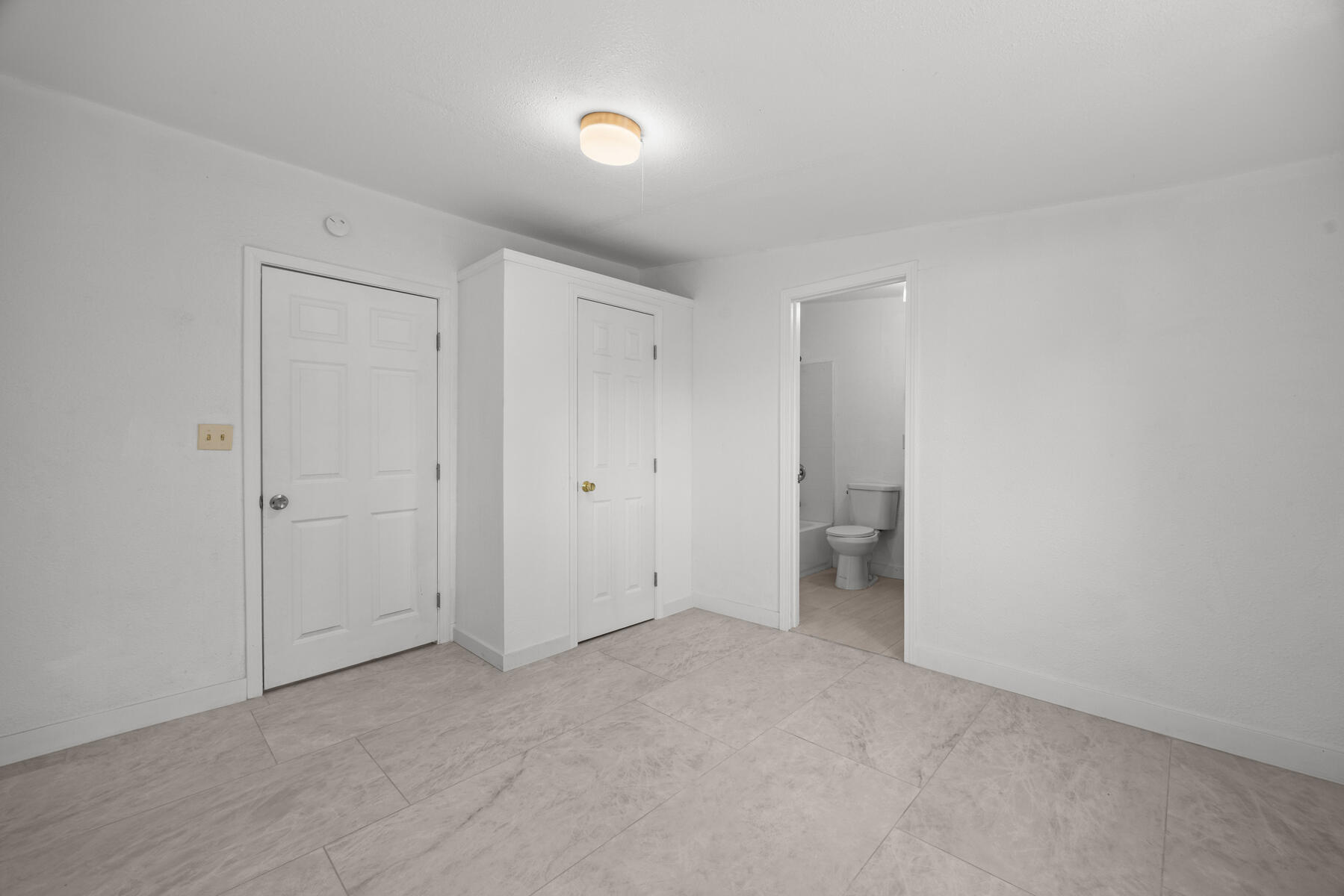 317 W Tulare Ave, Tulare, CA 93274