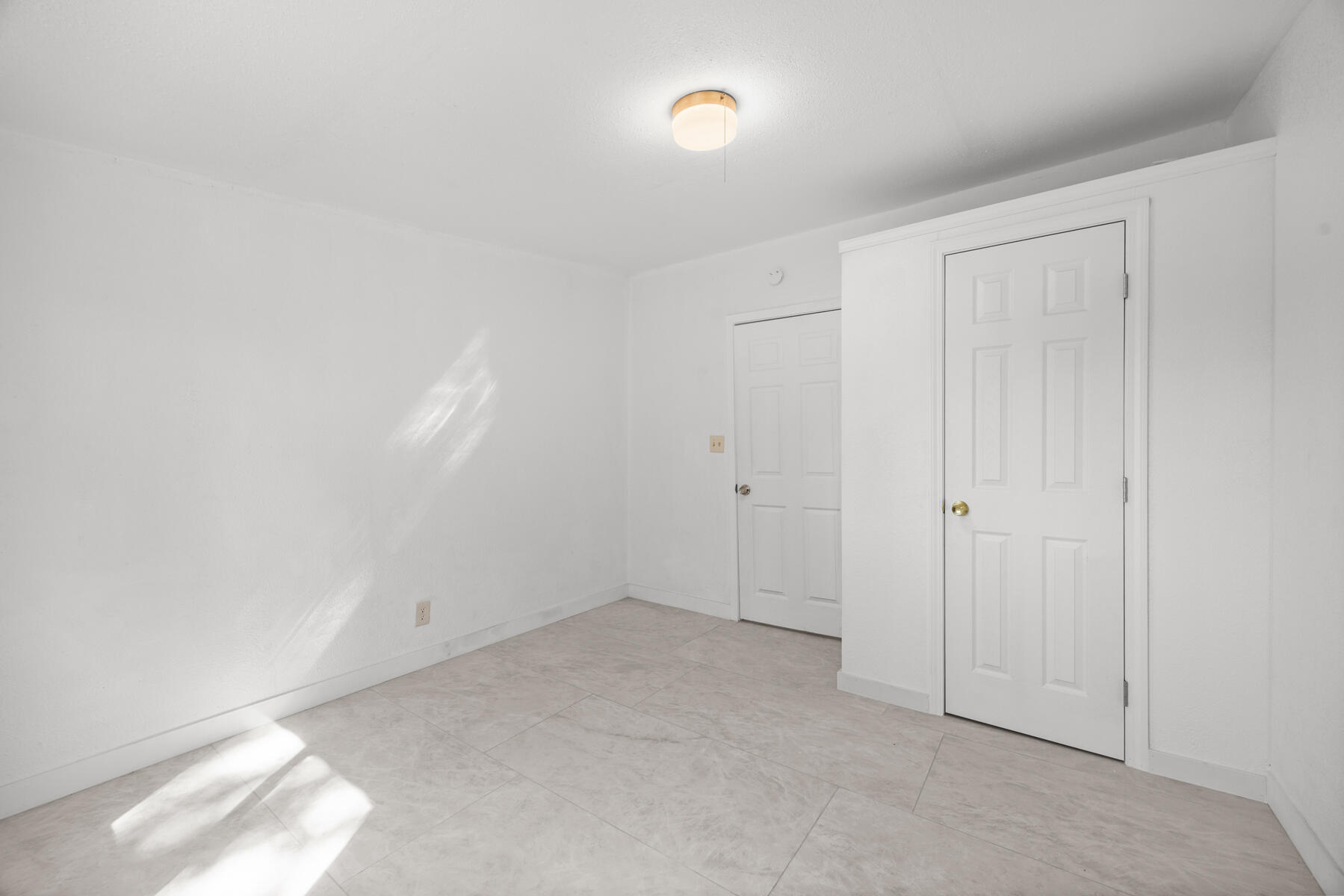 317 W Tulare Ave, Tulare, CA 93274