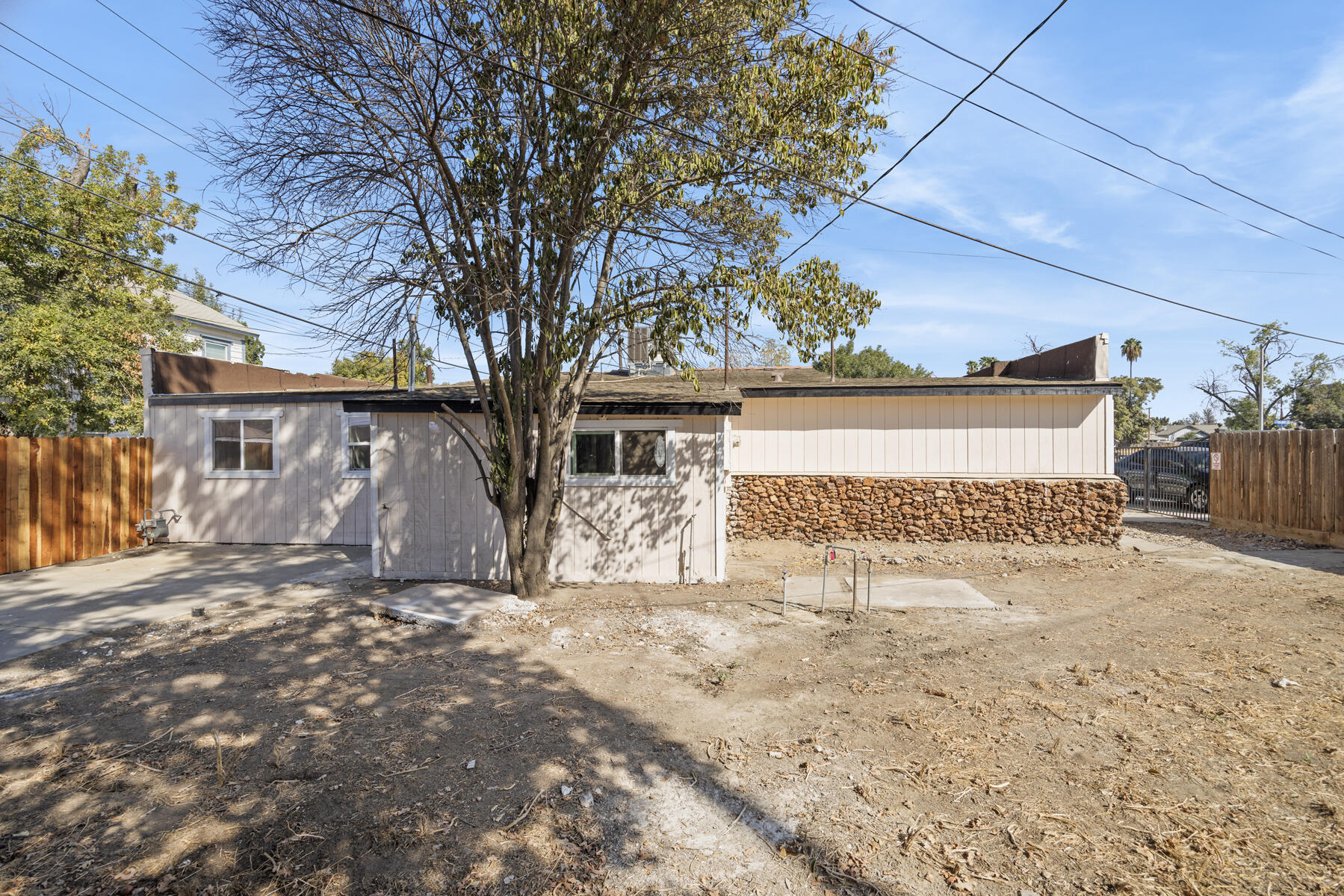 317 W Tulare Ave, Tulare, CA 93274