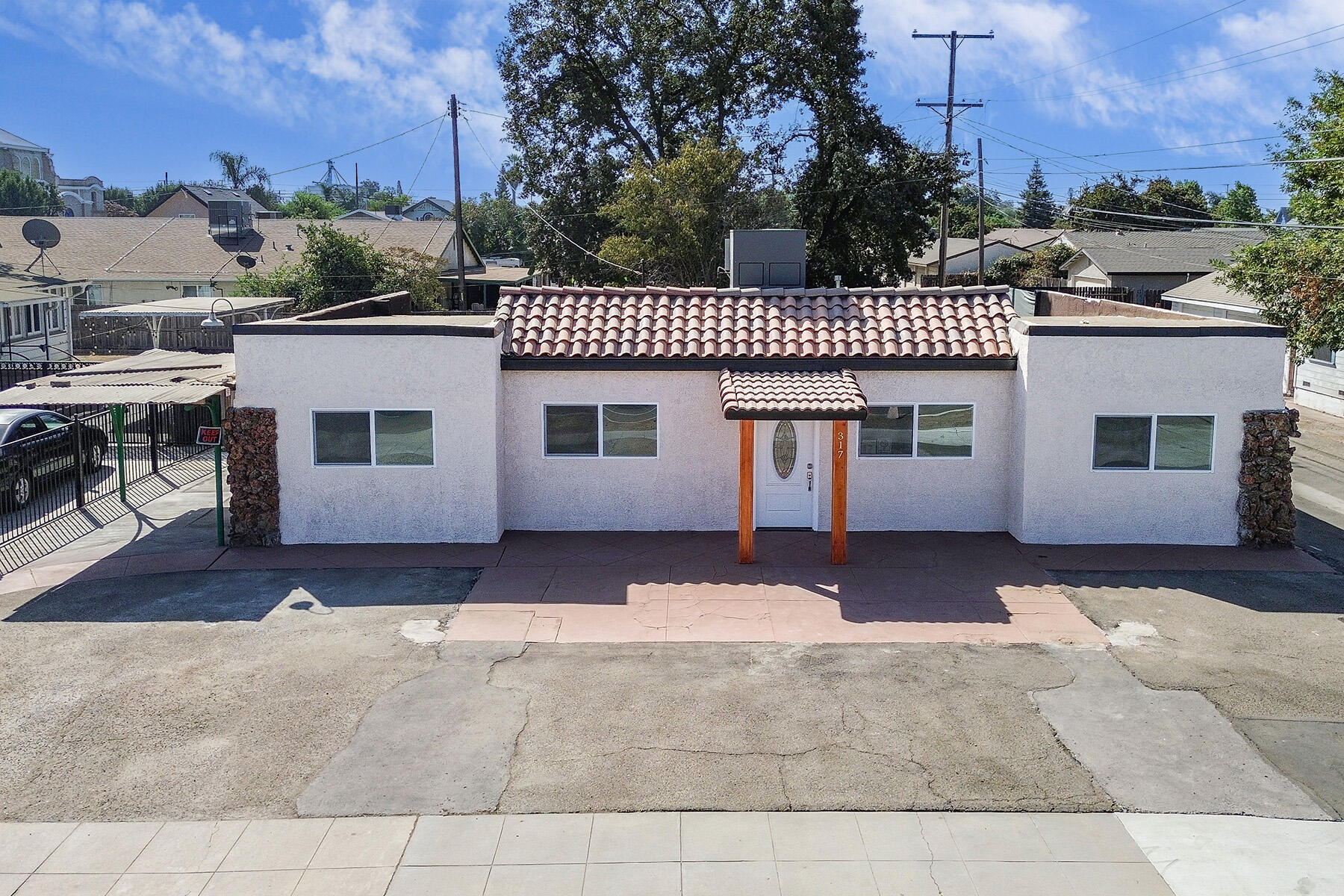 317 W Tulare Ave, Tulare, CA 93274
