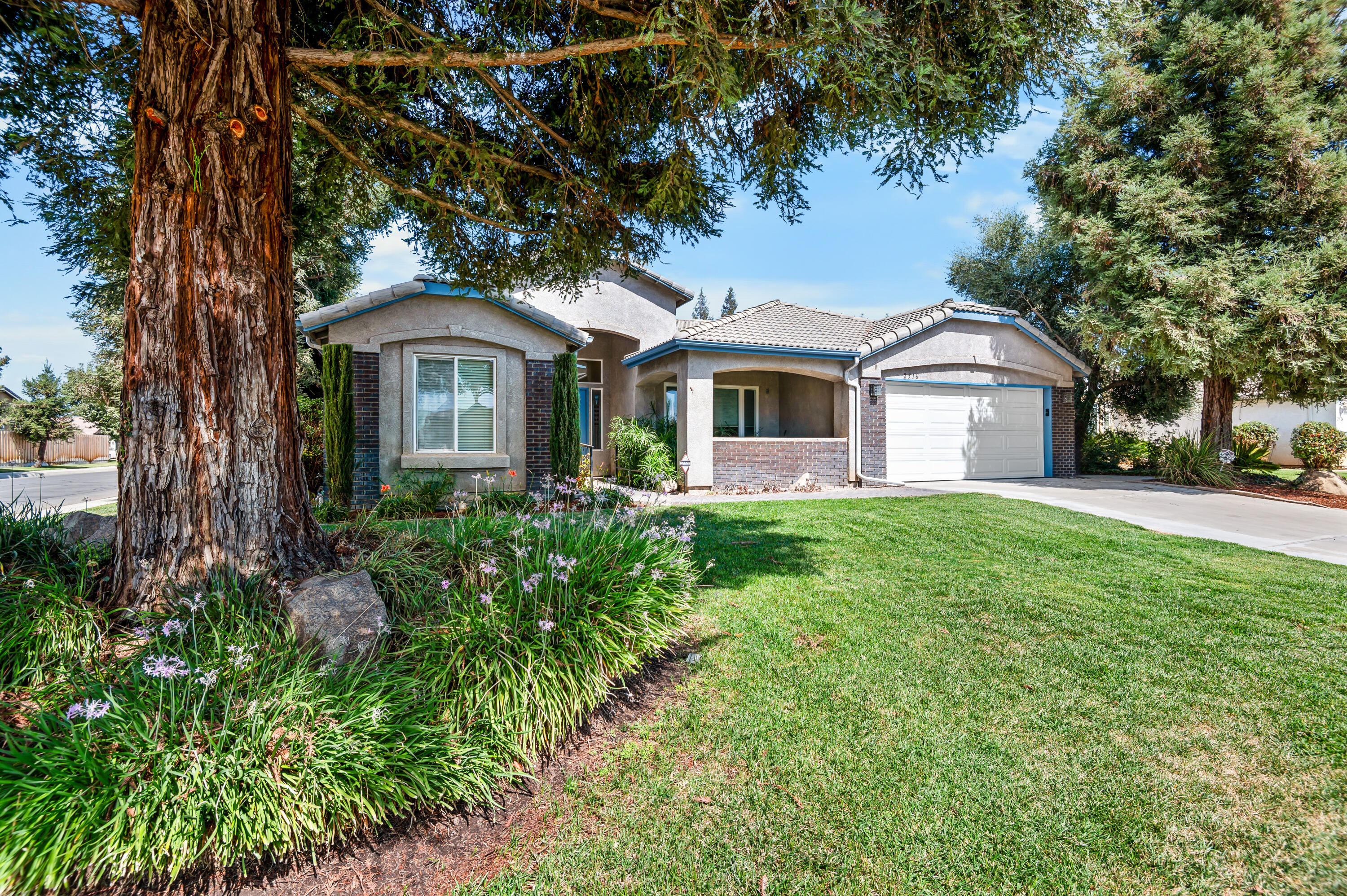 2516 E Cherry Ave, Visalia, CA 93292