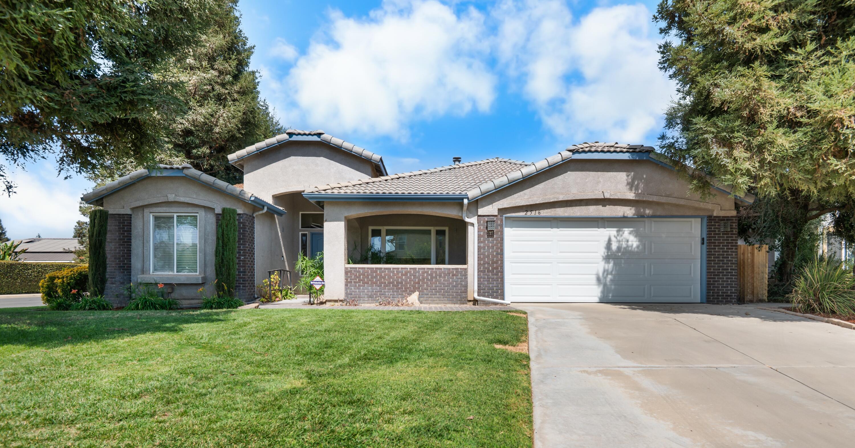 2516 E Cherry Ave, Visalia, CA 93292