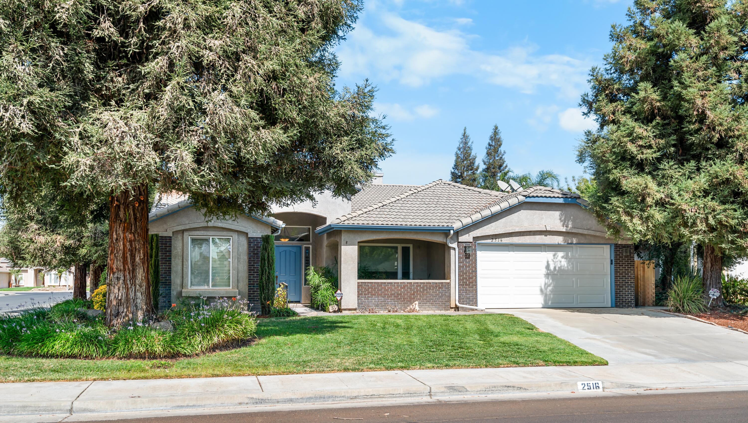 2516 E Cherry Ave, Visalia, CA 93292