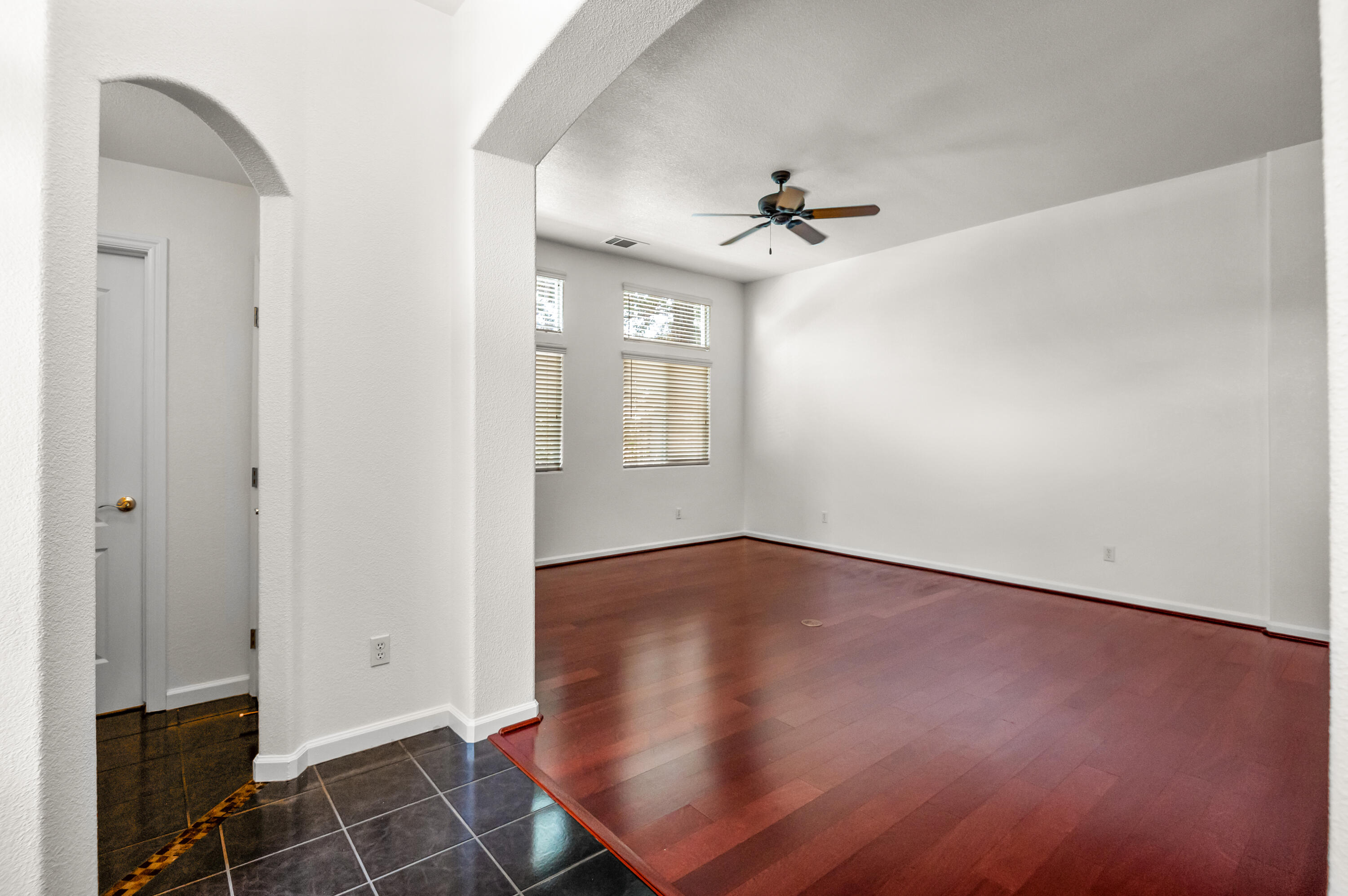 2516 E Cherry Ave, Visalia, CA 93292