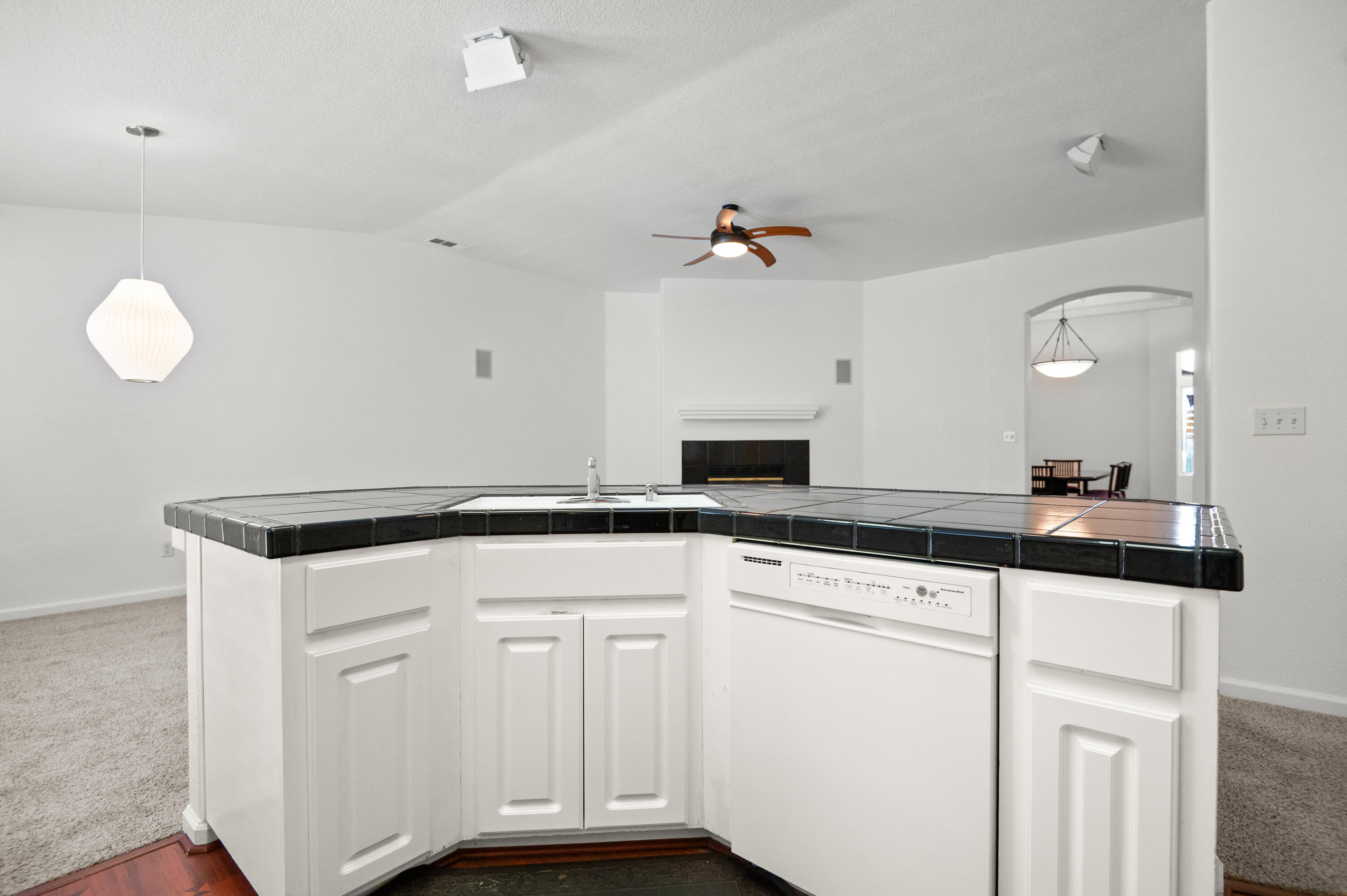 2516 E Cherry Ave, Visalia, CA 93292