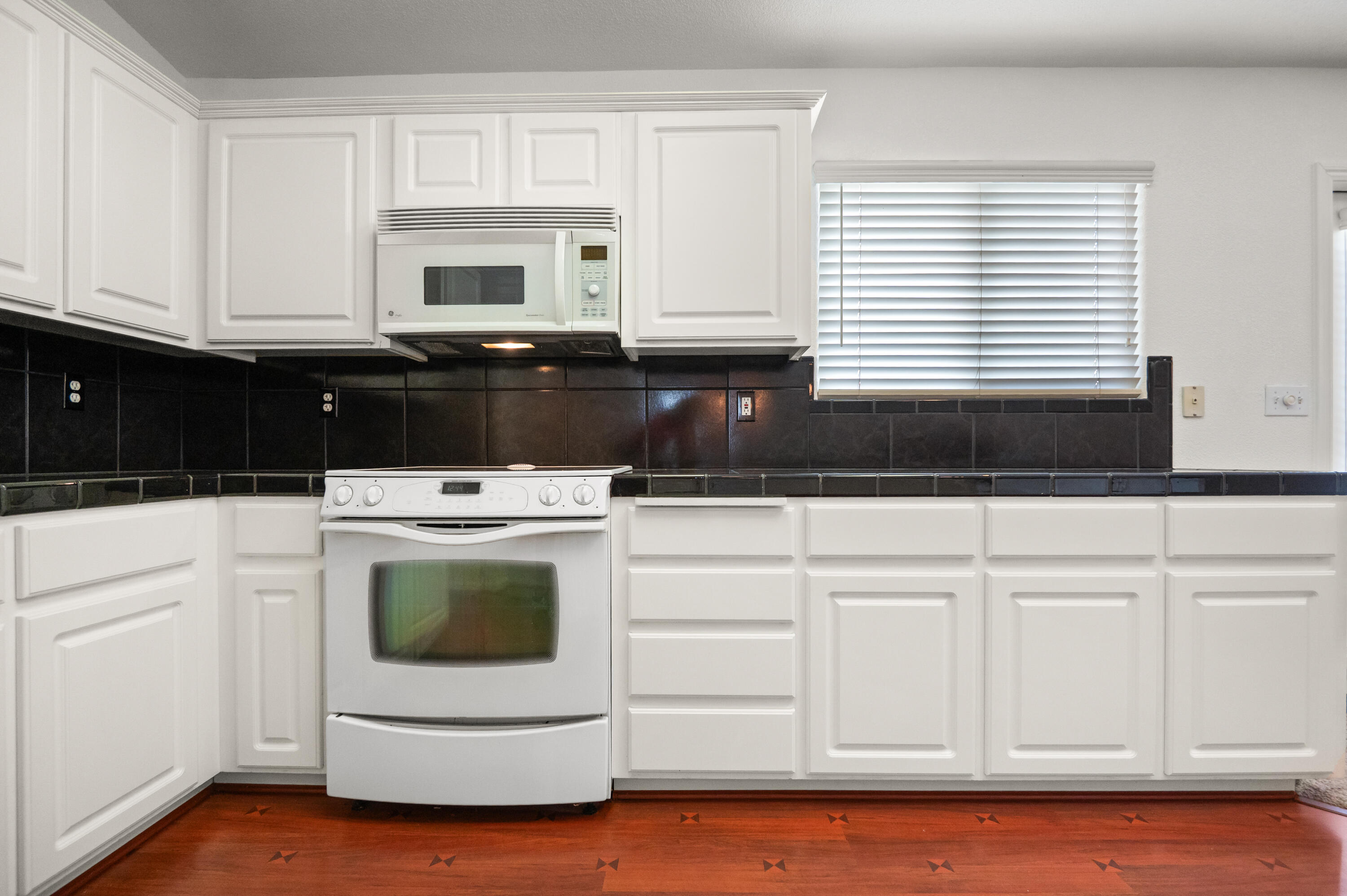 2516 E Cherry Ave, Visalia, CA 93292