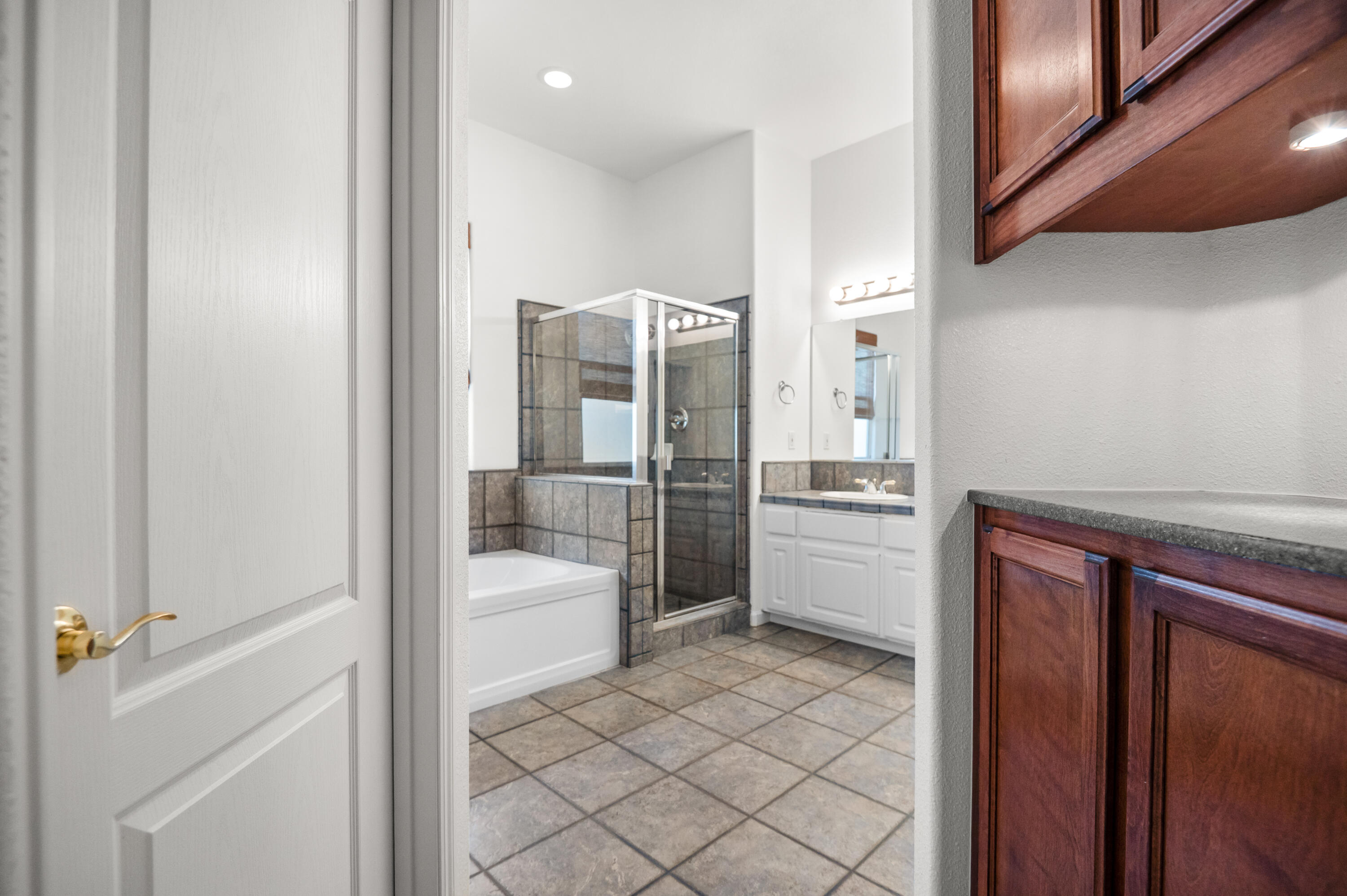 2516 E Cherry Ave, Visalia, CA 93292