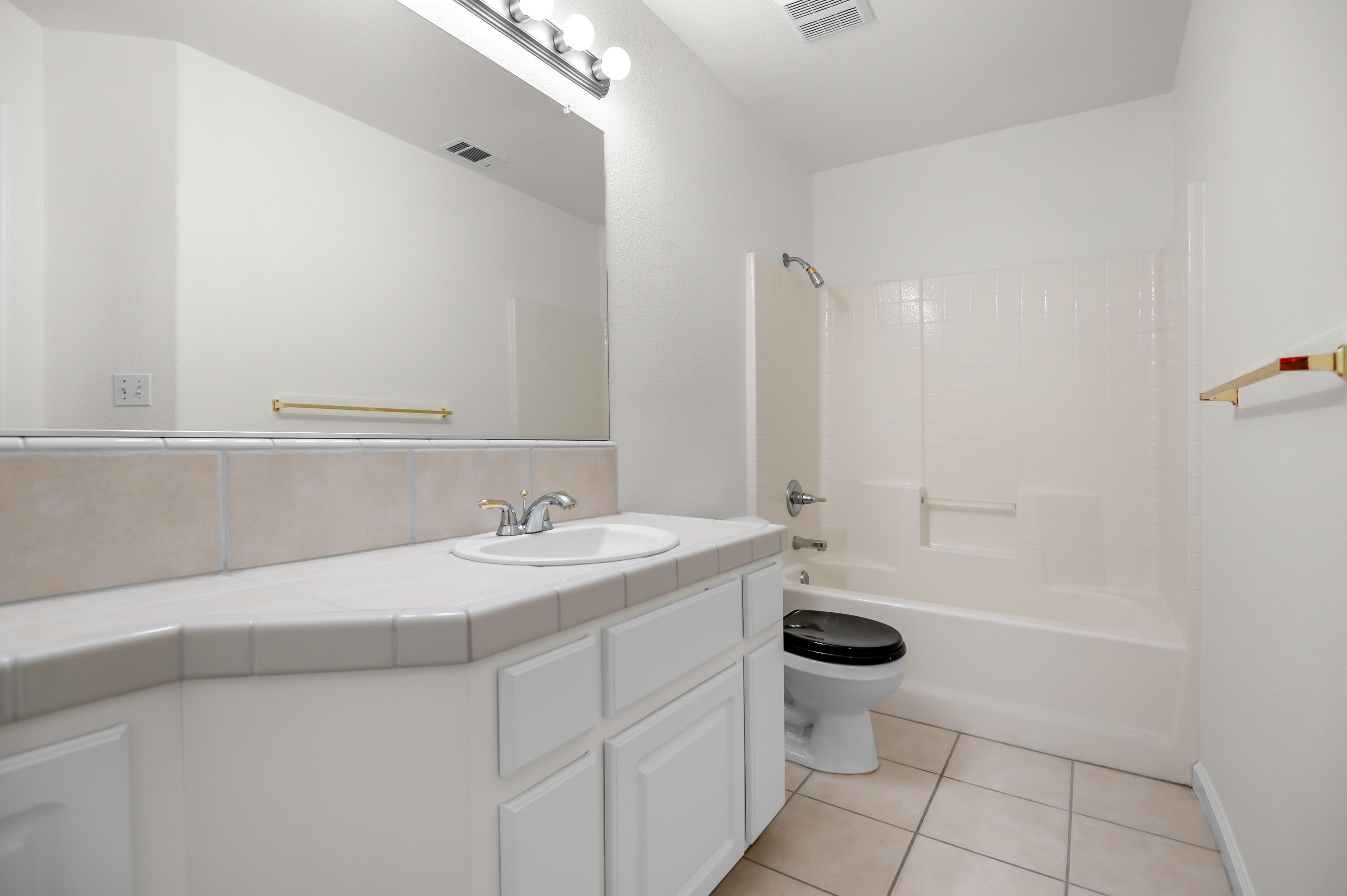 2516 E Cherry Ave, Visalia, CA 93292