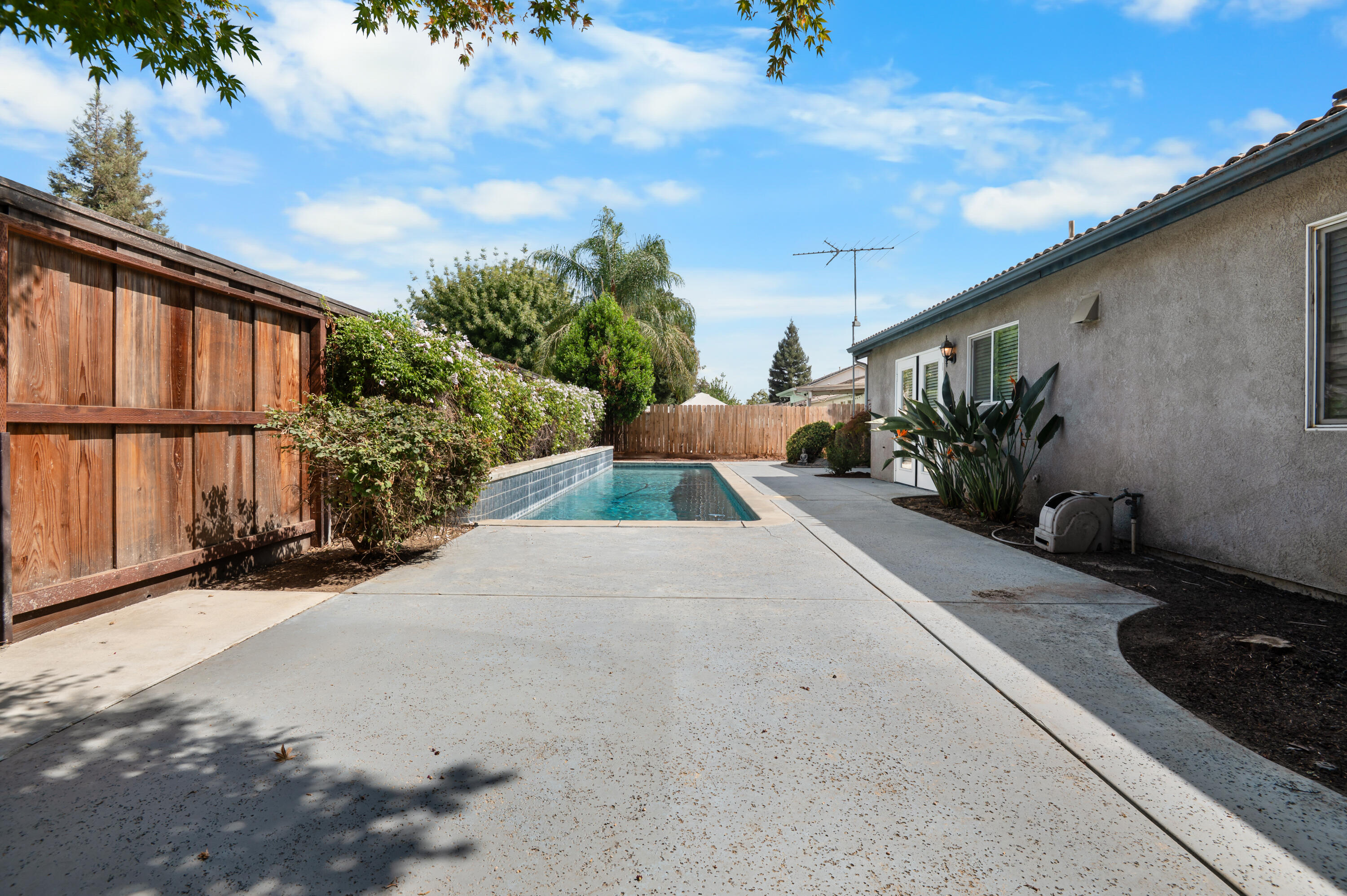 2516 E Cherry Ave, Visalia, CA 93292