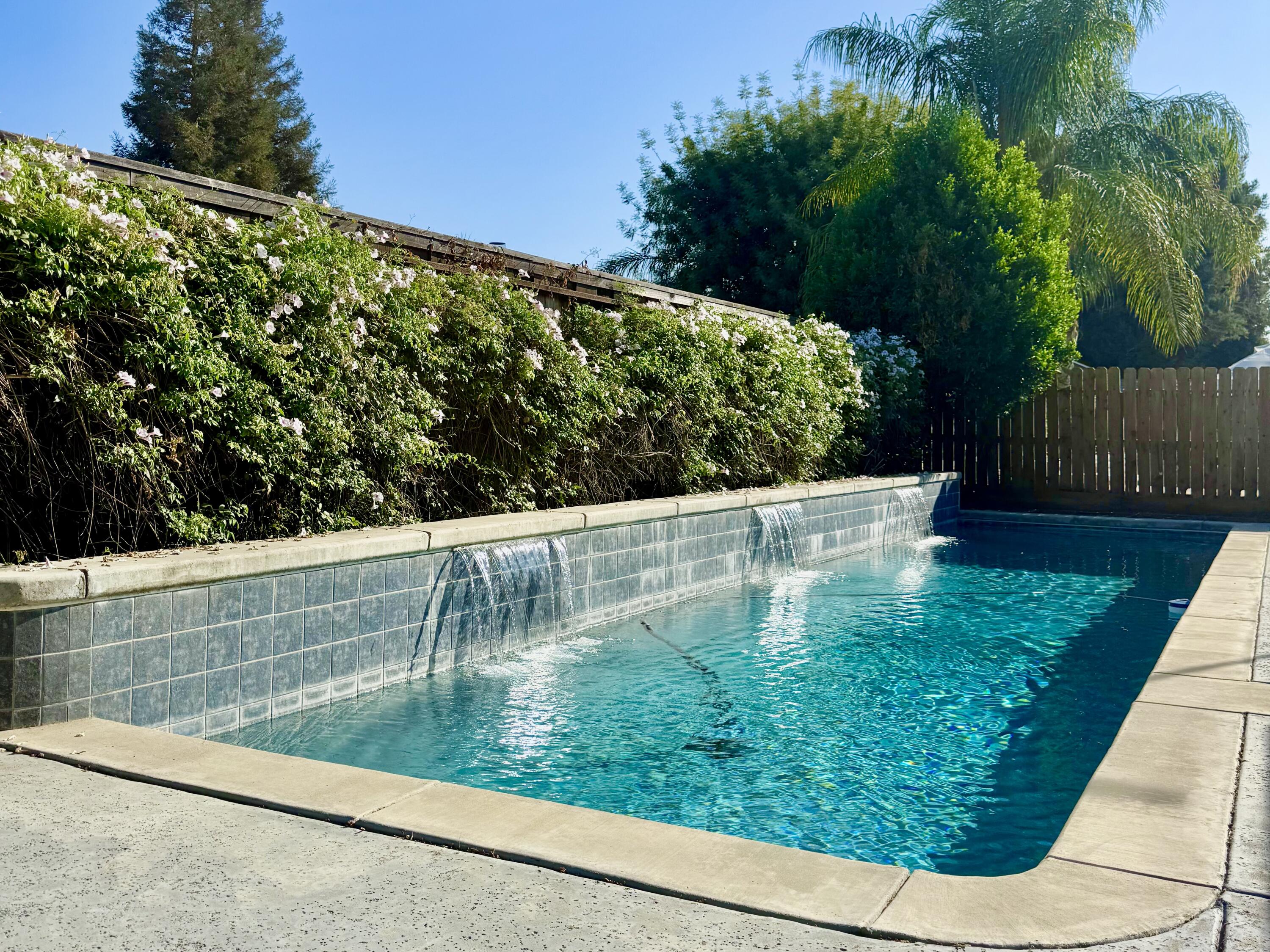 2516 E Cherry Ave, Visalia, CA 93292