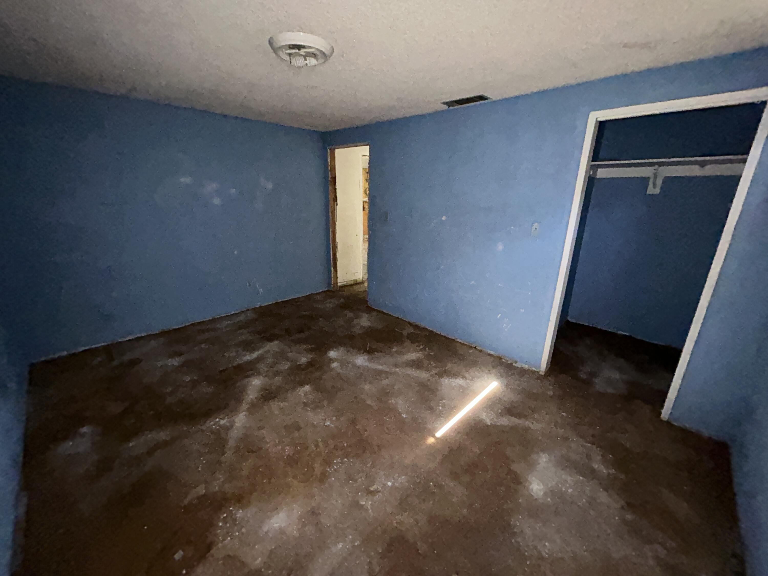 261 11th St, Orange Cove, CA 93646