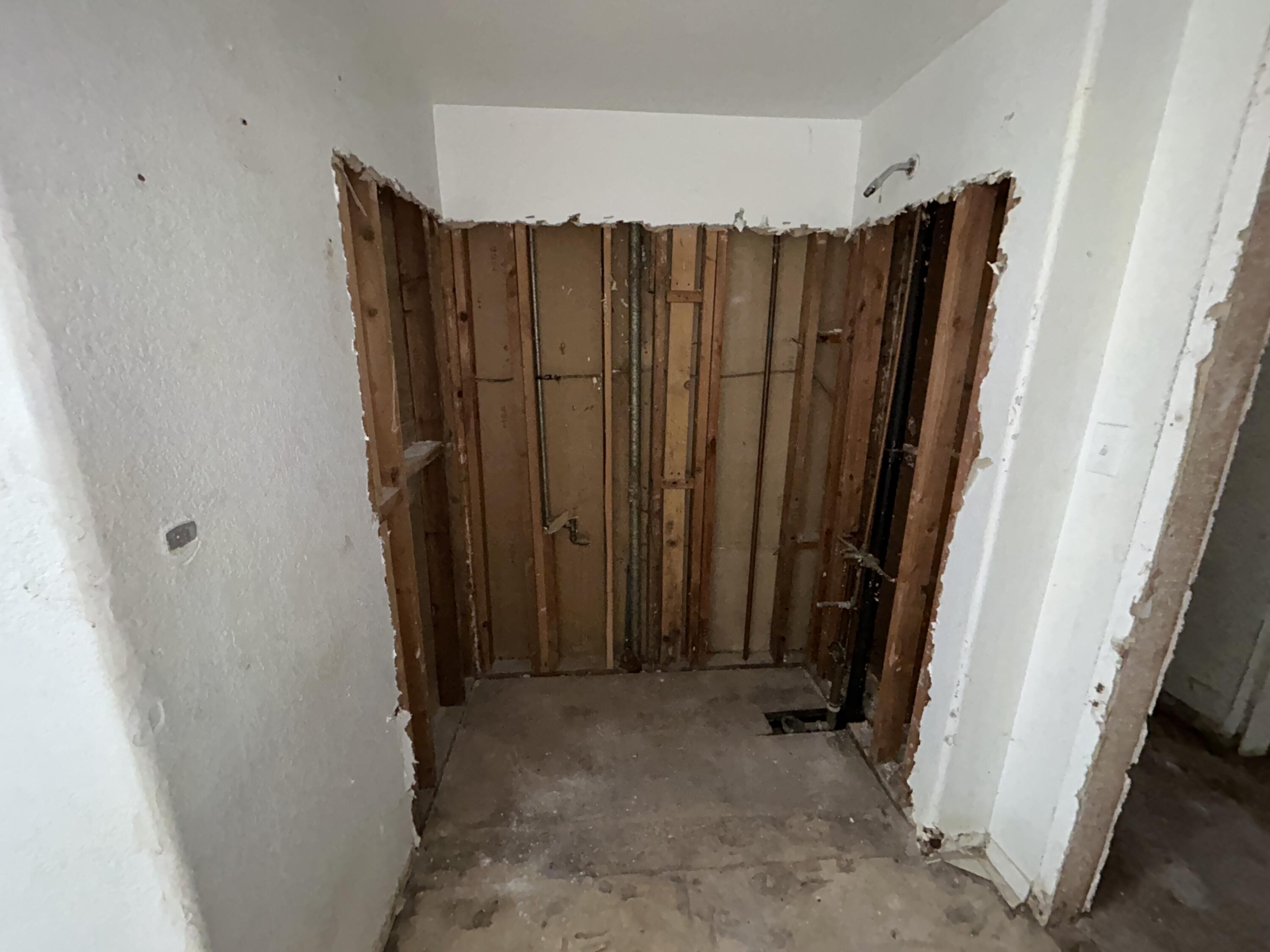 261 11th St, Orange Cove, CA 93646