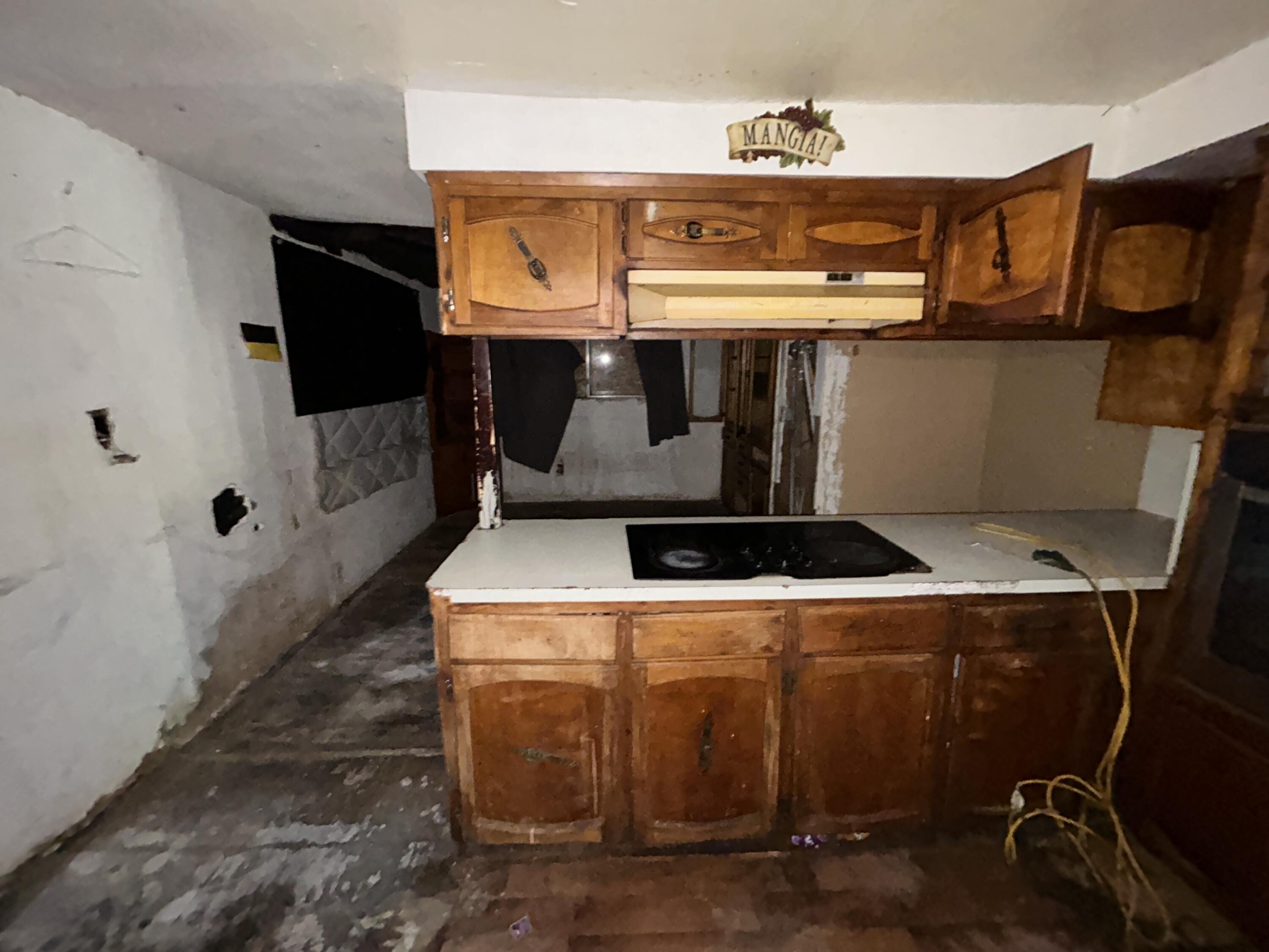 261 11th St, Orange Cove, CA 93646